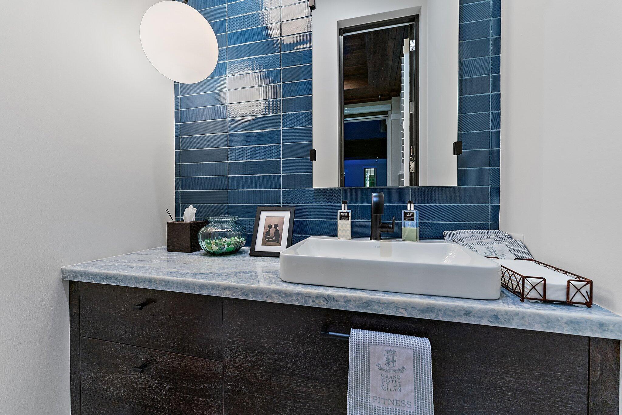 ADMIRALS COVE - Residential