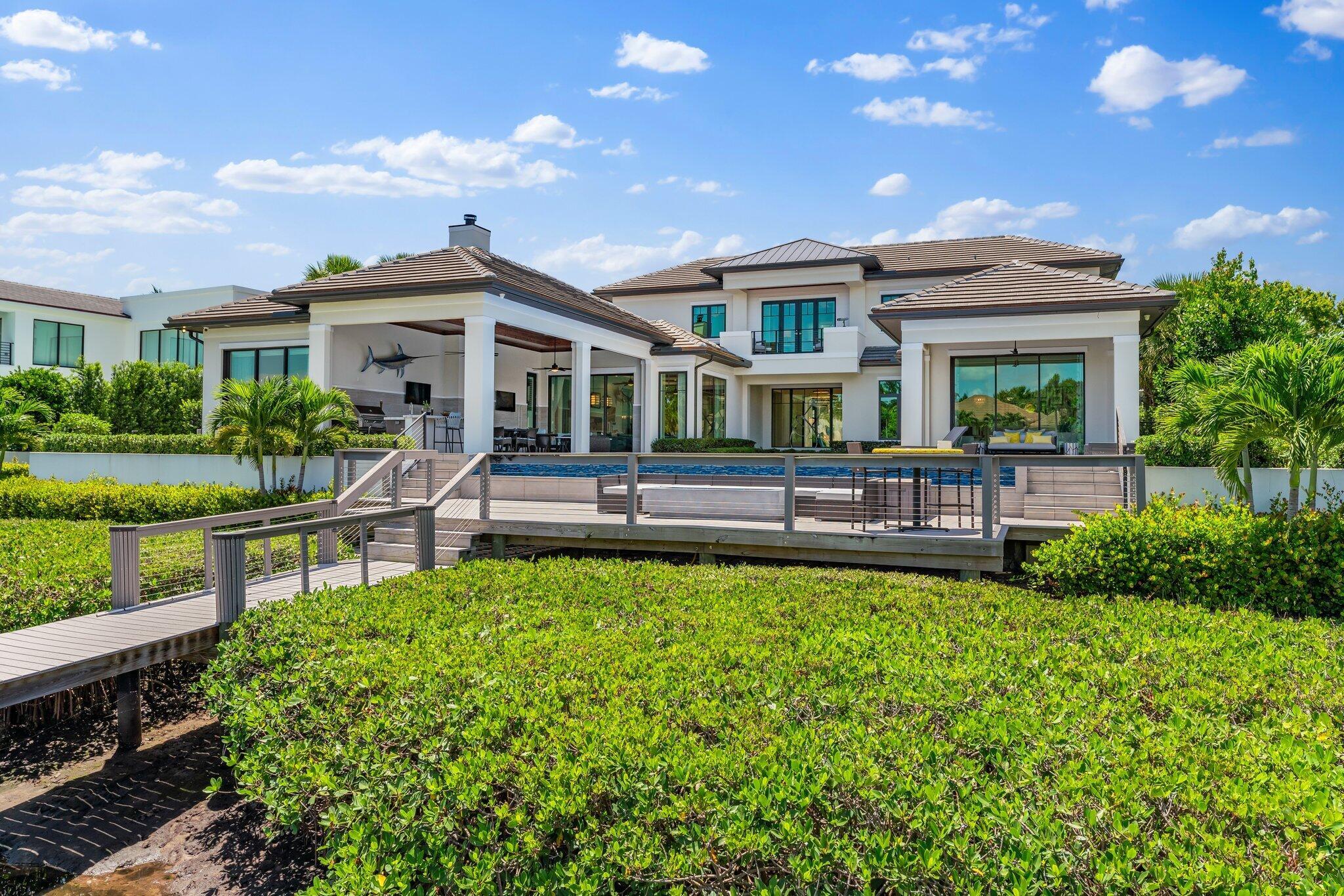 ADMIRALS COVE - Residential