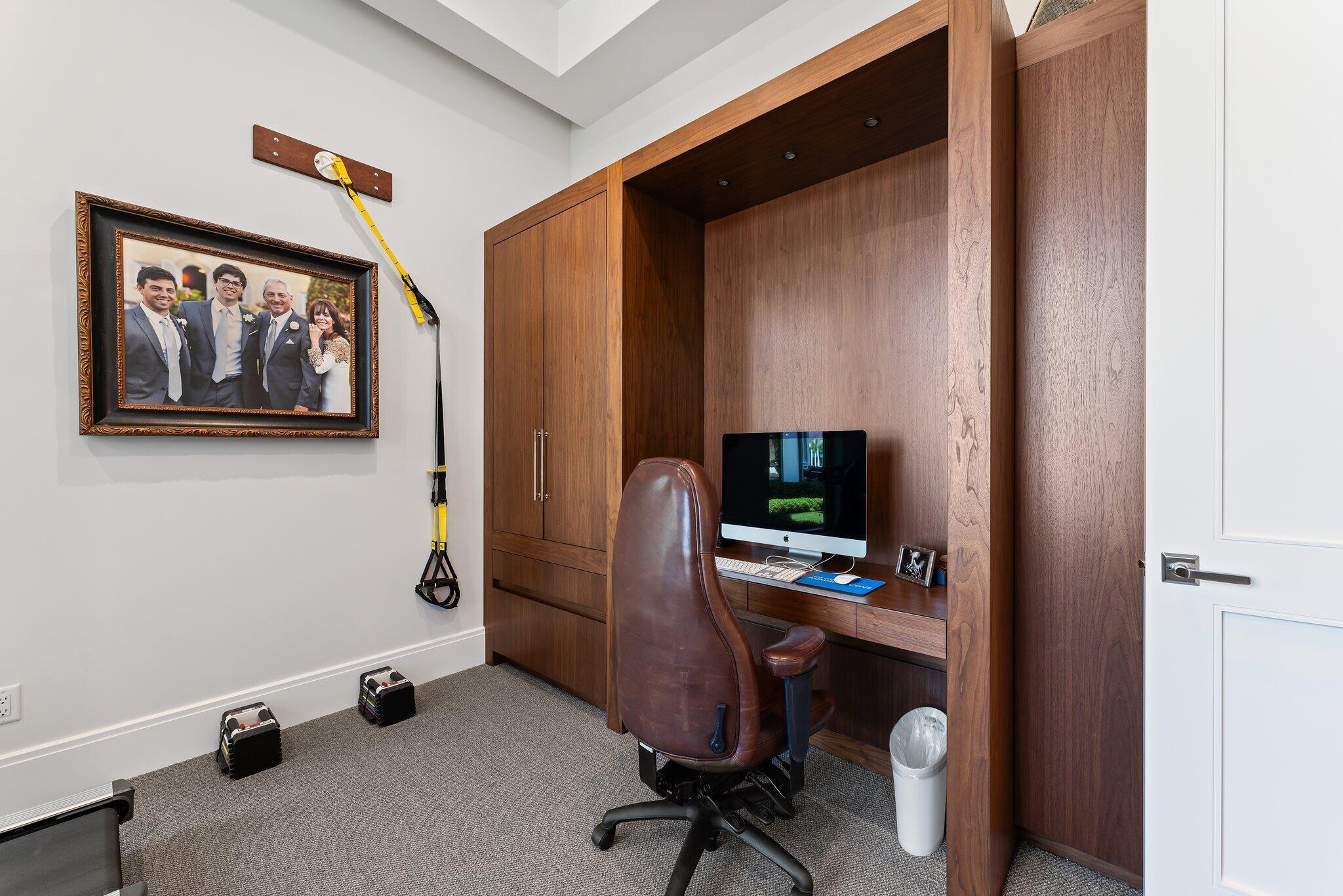 ADMIRALS COVE - Residential