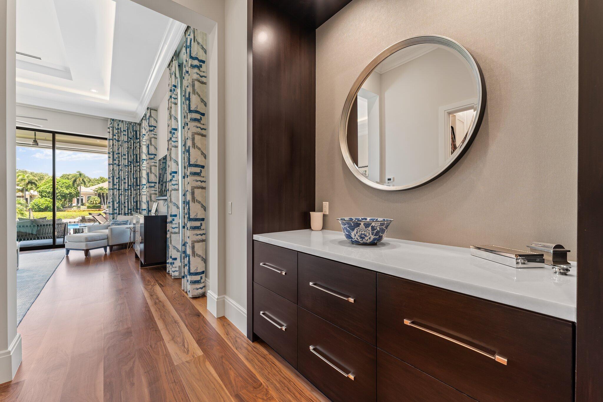 ADMIRALS COVE - Residential