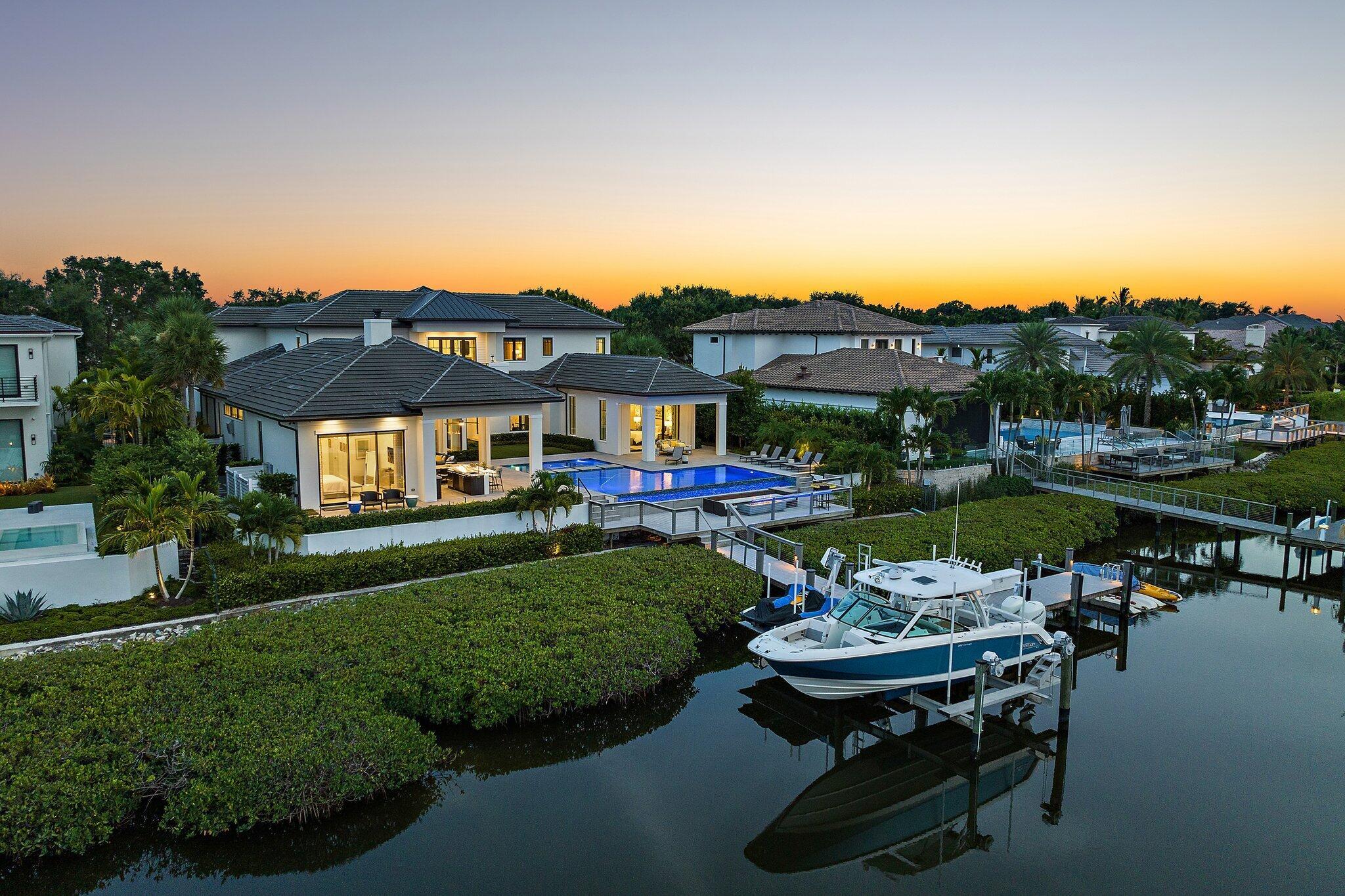 ADMIRALS COVE - Residential