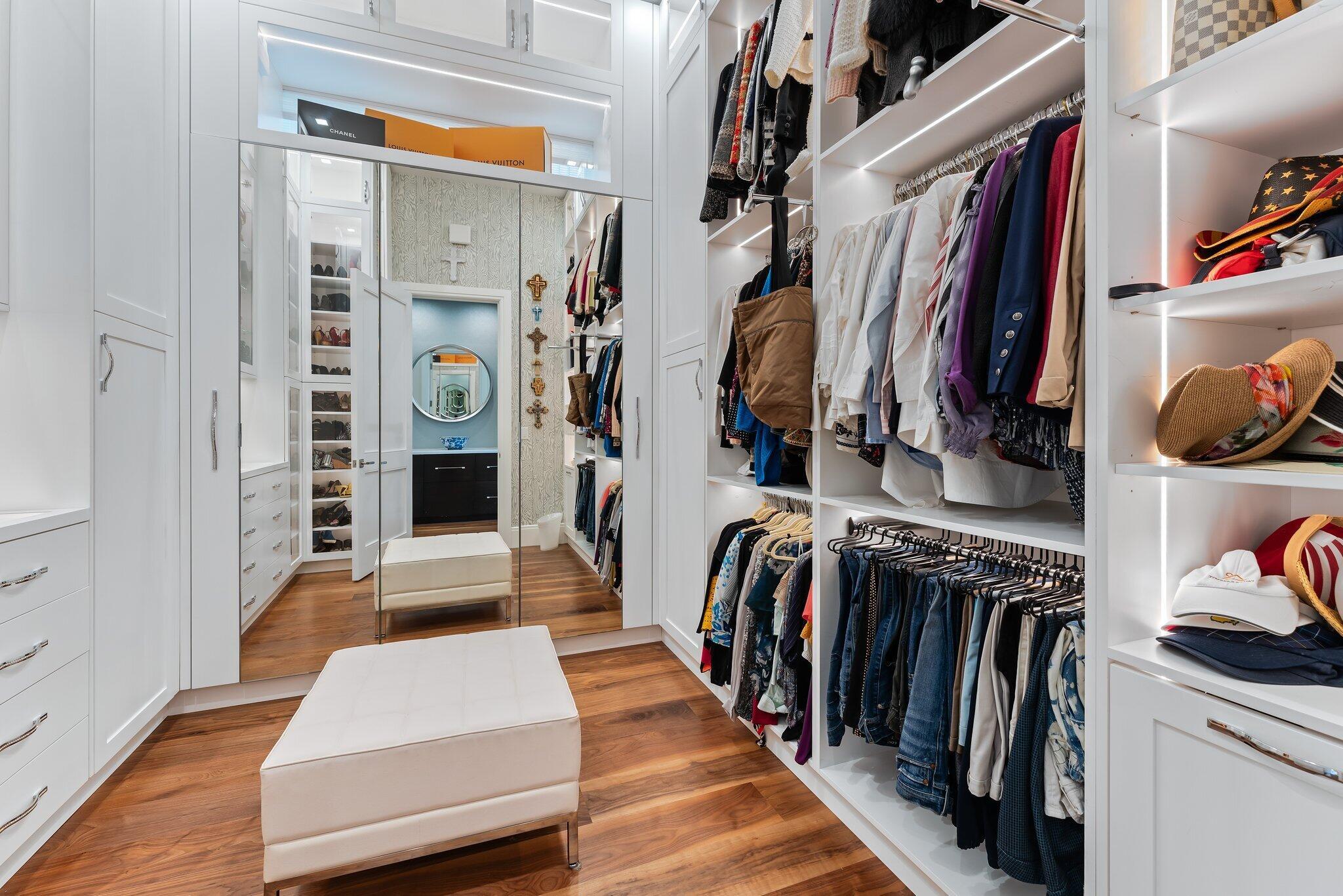 ADMIRALS COVE - Residential