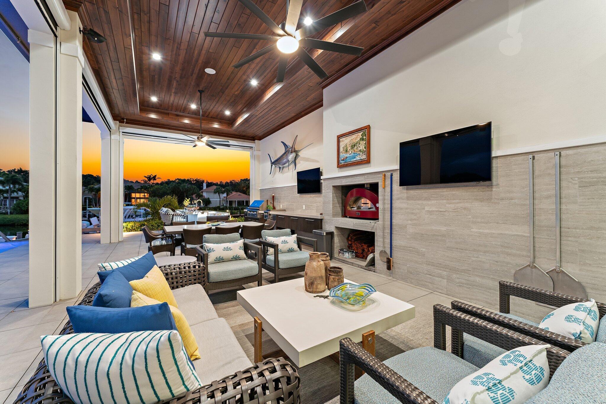 ADMIRALS COVE - Residential