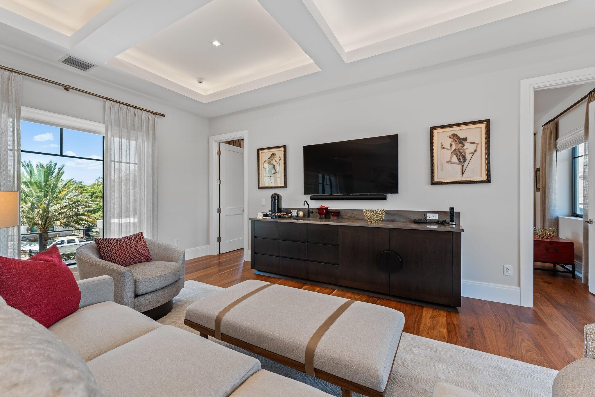 ADMIRALS COVE - Residential