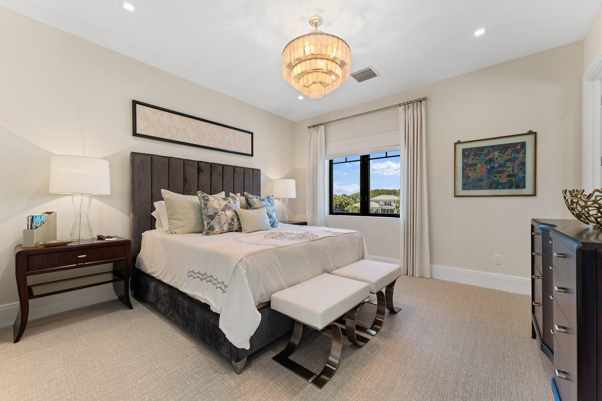 ADMIRALS COVE - Residential