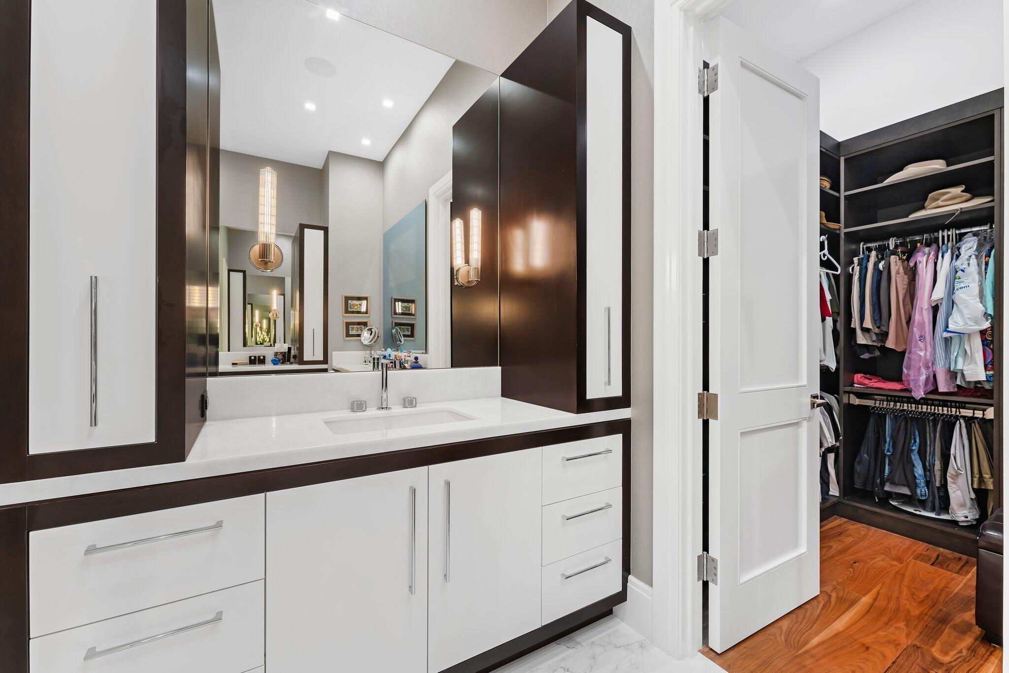 ADMIRALS COVE - Residential