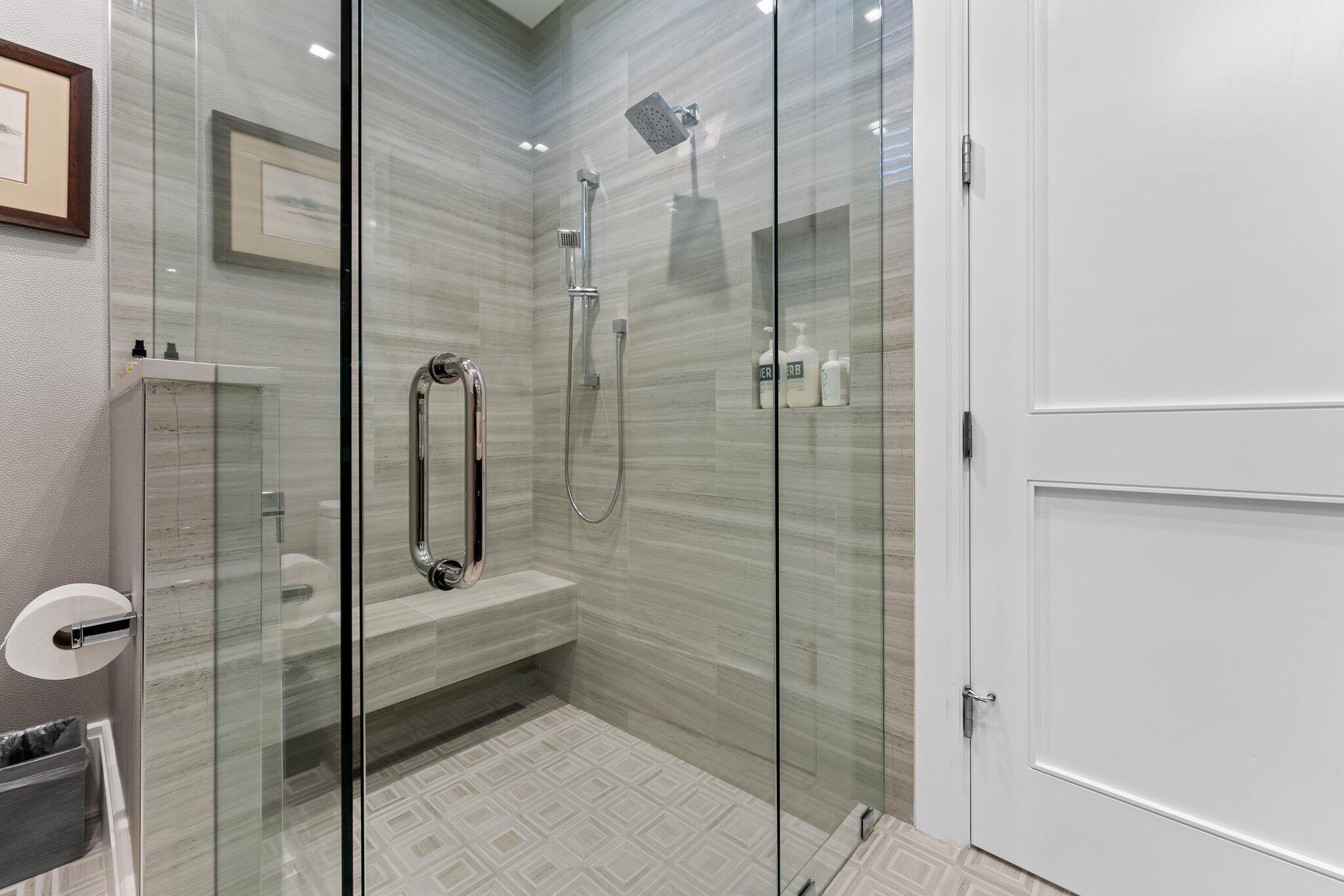 ADMIRALS COVE - Residential