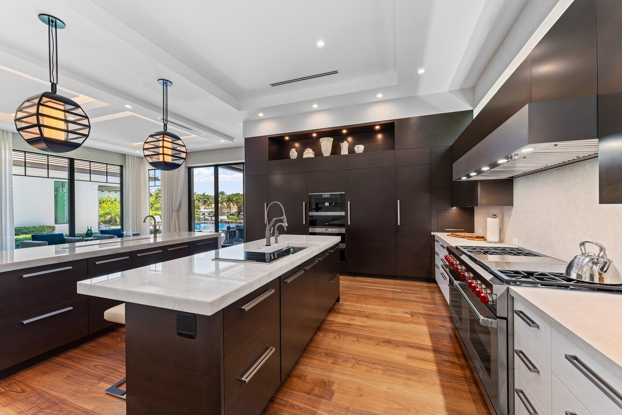 ADMIRALS COVE - Residential