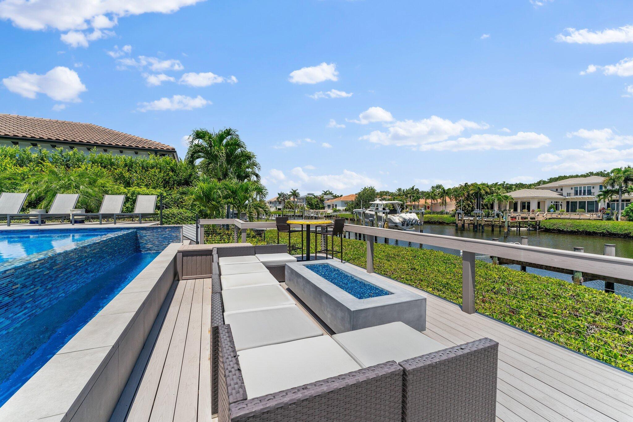 ADMIRALS COVE - Residential