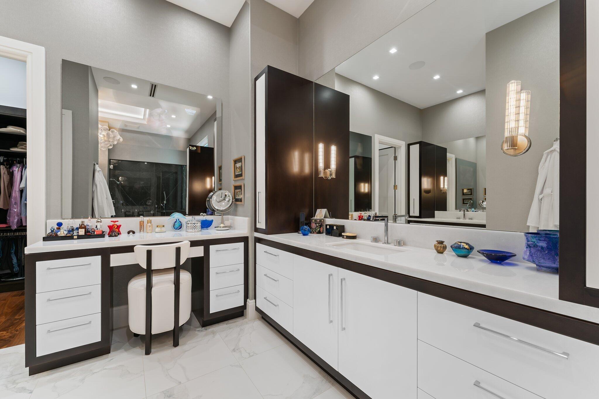 ADMIRALS COVE - Residential