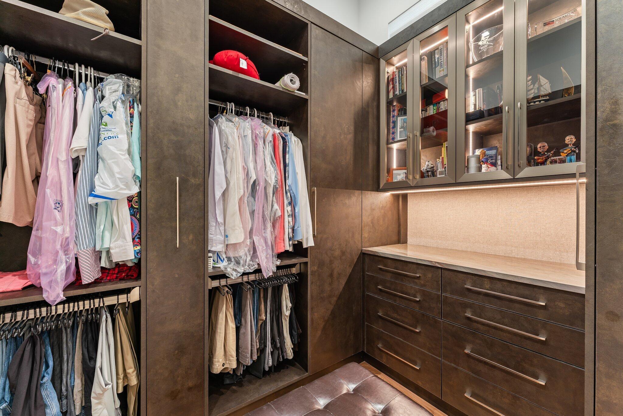 ADMIRALS COVE - Residential