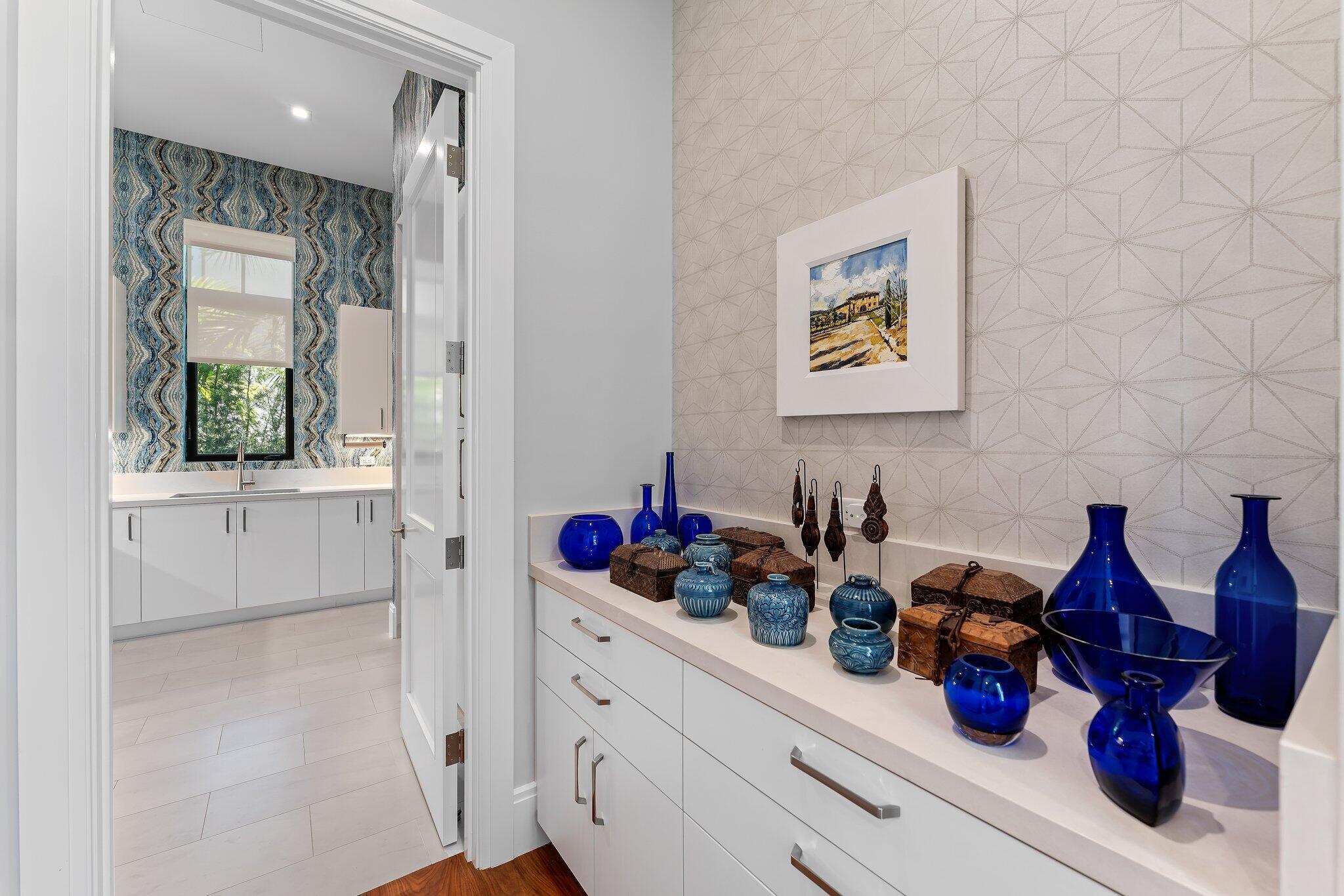 ADMIRALS COVE - Residential