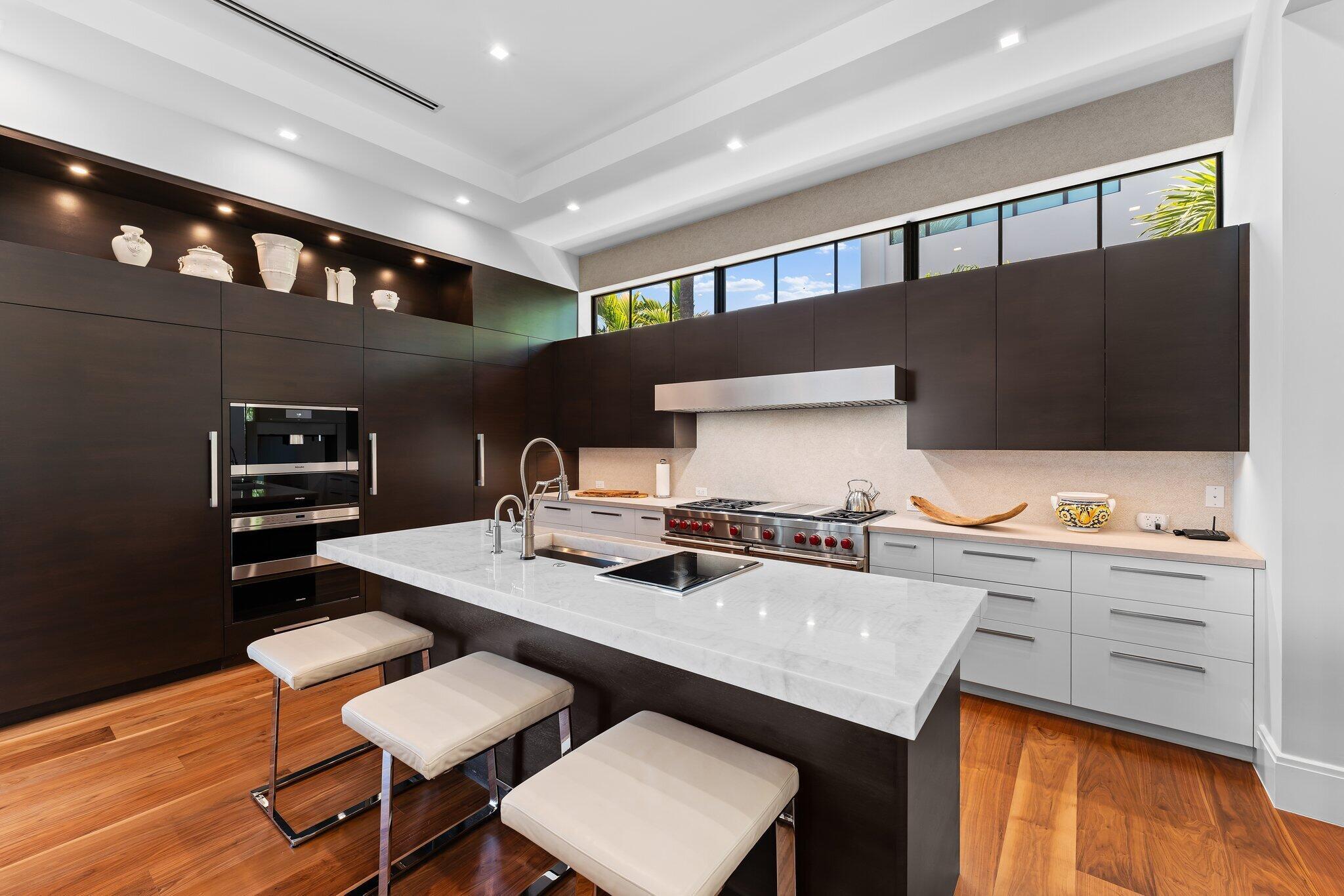 ADMIRALS COVE - Residential