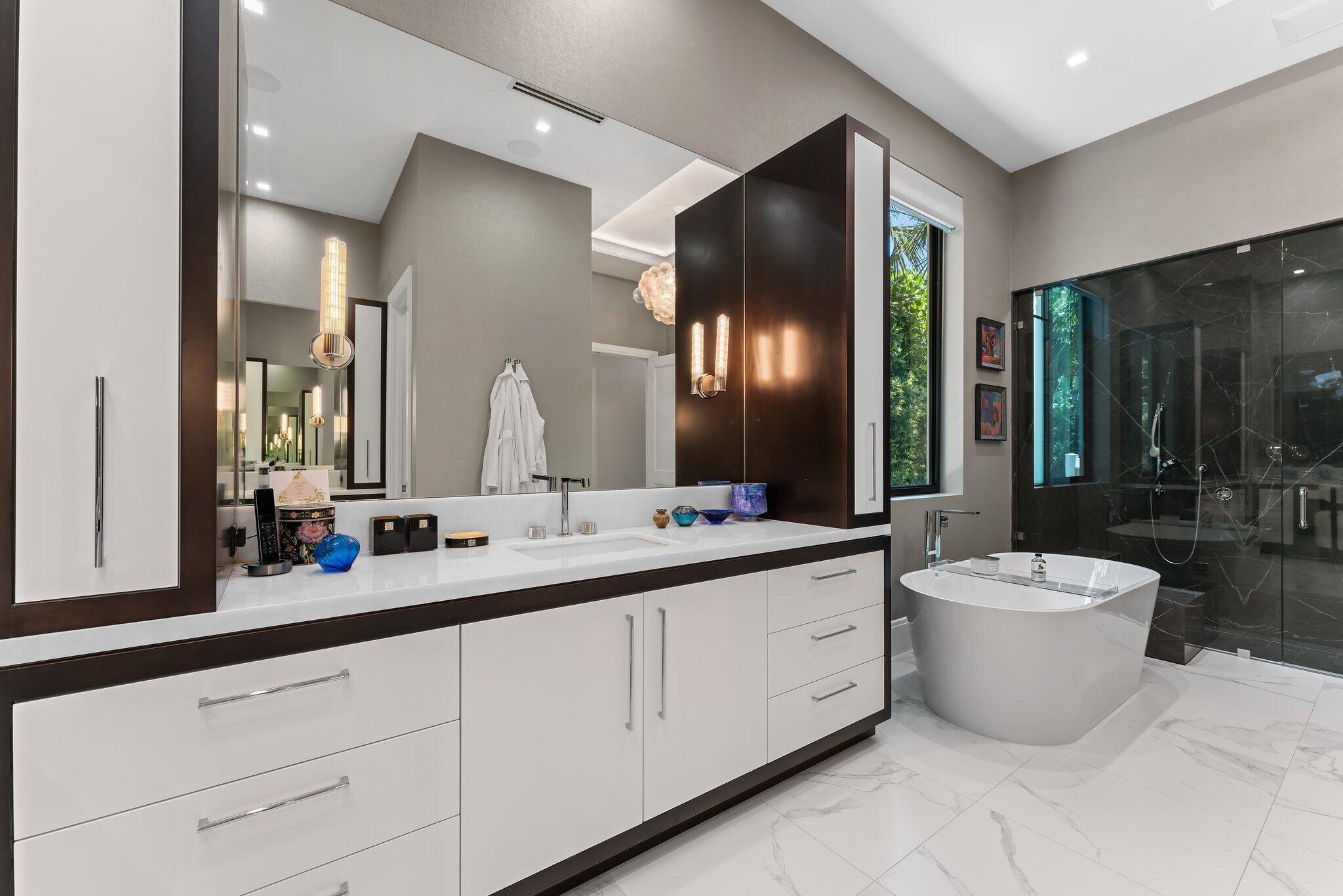 ADMIRALS COVE - Residential