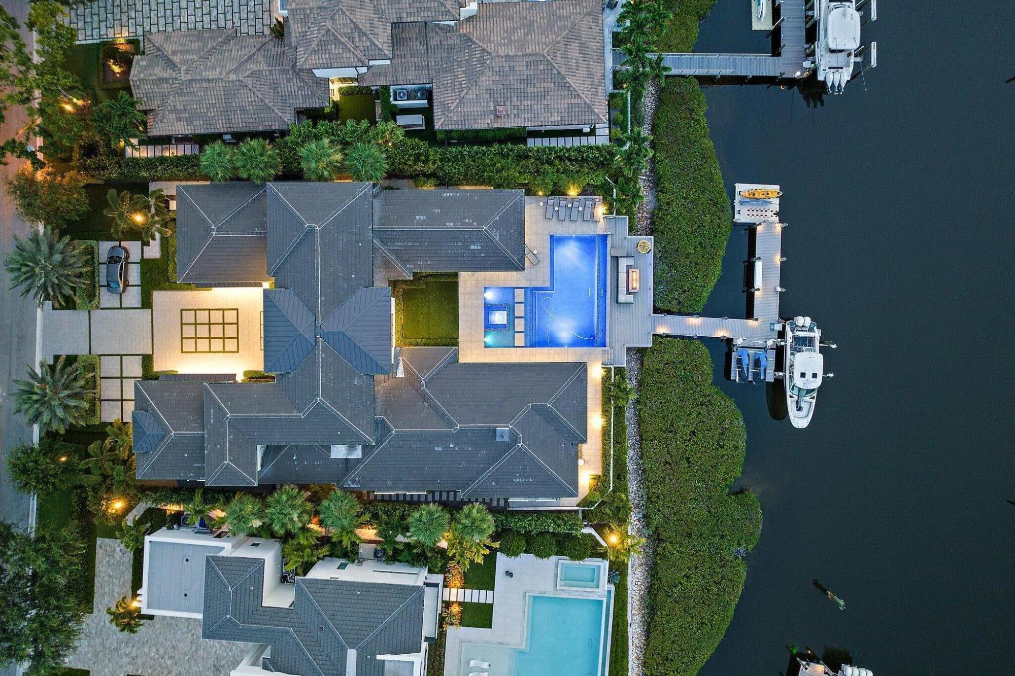 ADMIRALS COVE - Residential