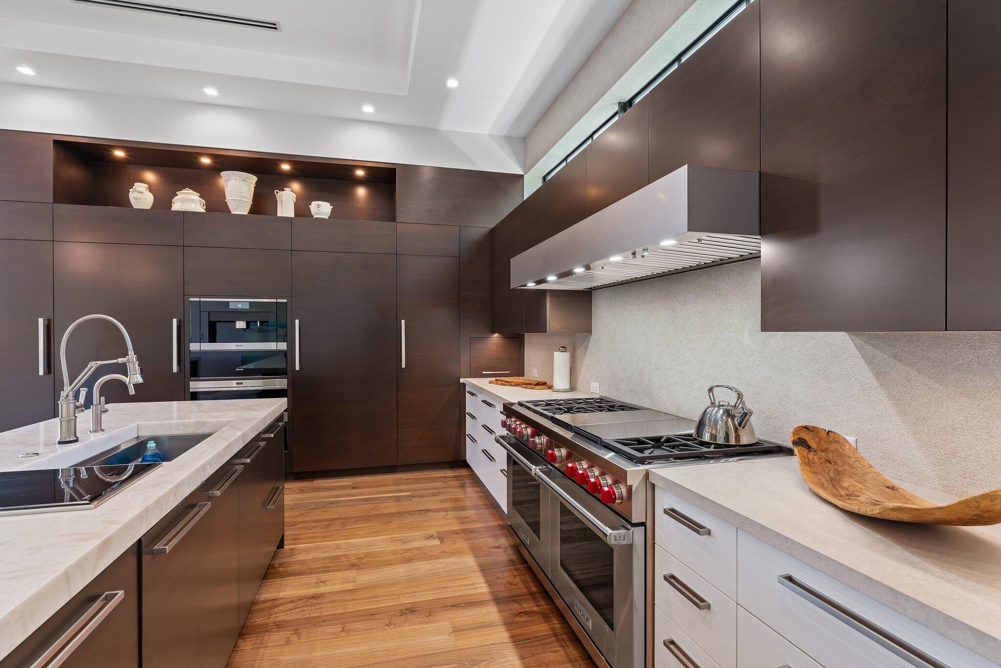 ADMIRALS COVE - Residential