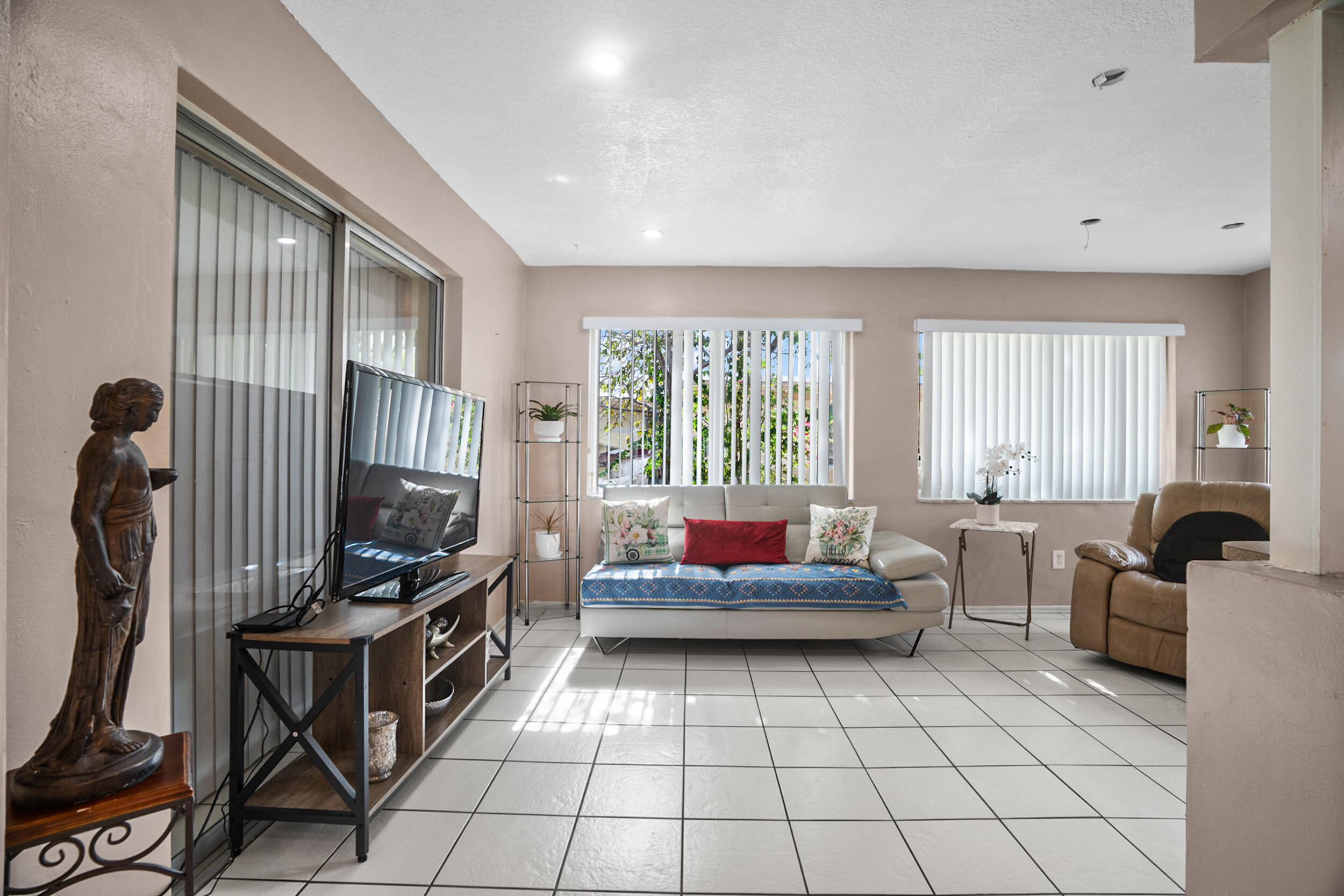 MAINLANDS OF TAMARAC LAKES - Residential