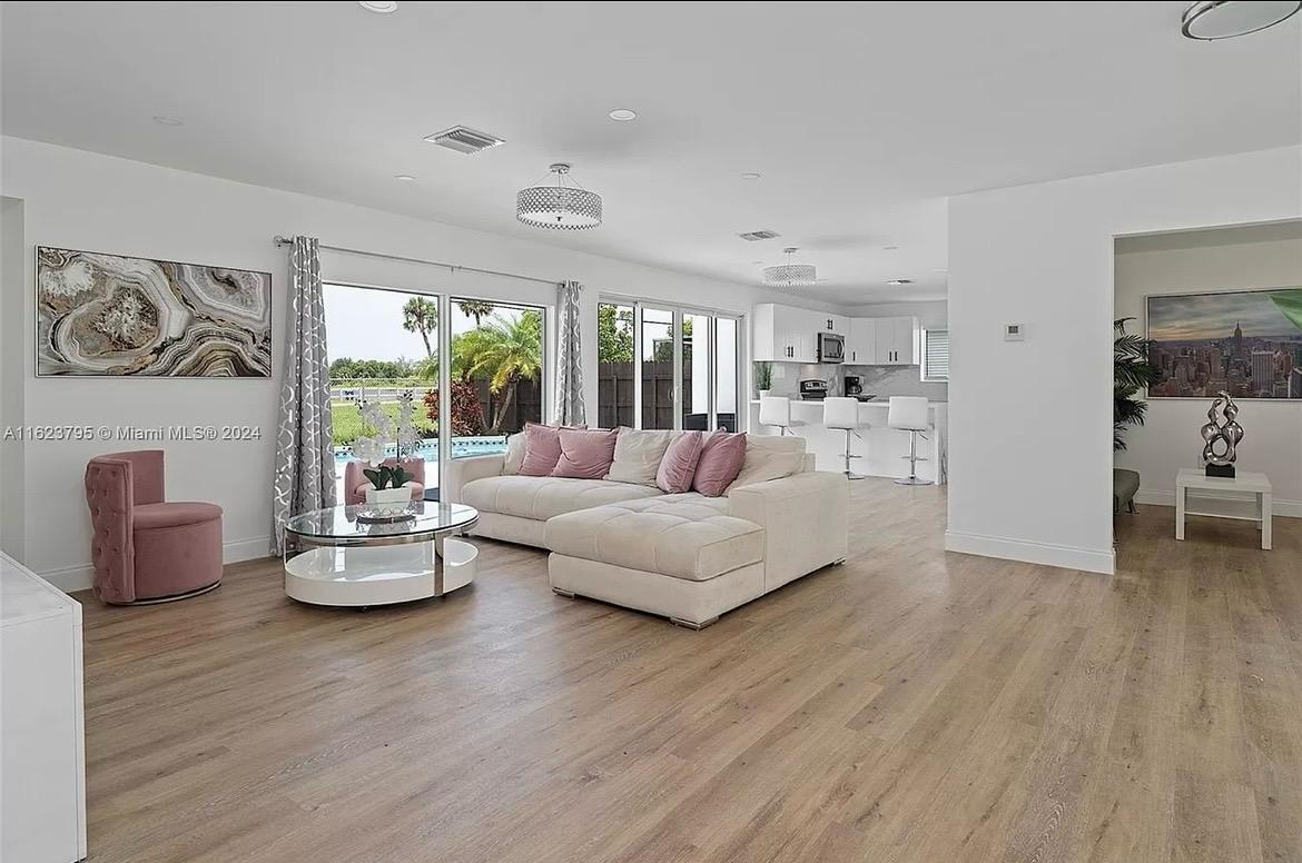 MIRAMAR ISLES SEC 1 - Residential