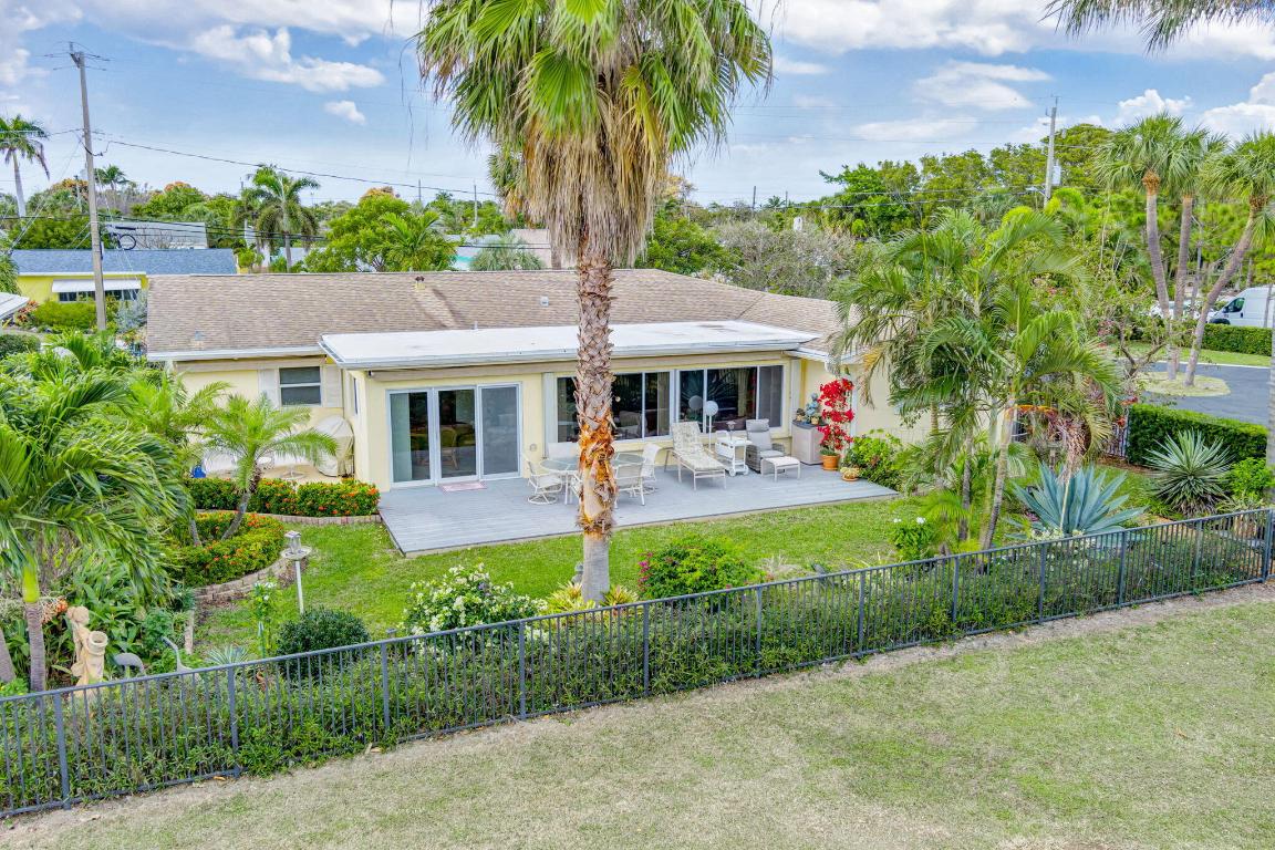 NORTH LAKE WORTH - Residential