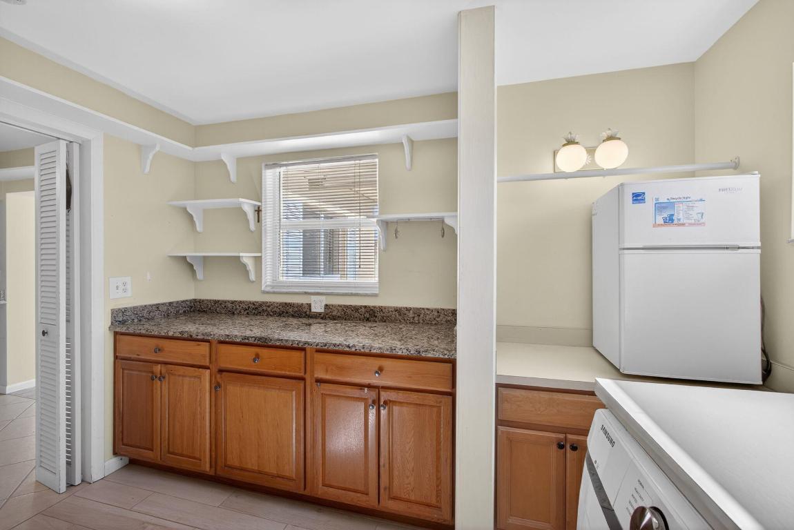 NORTH LAKE WORTH - Residential