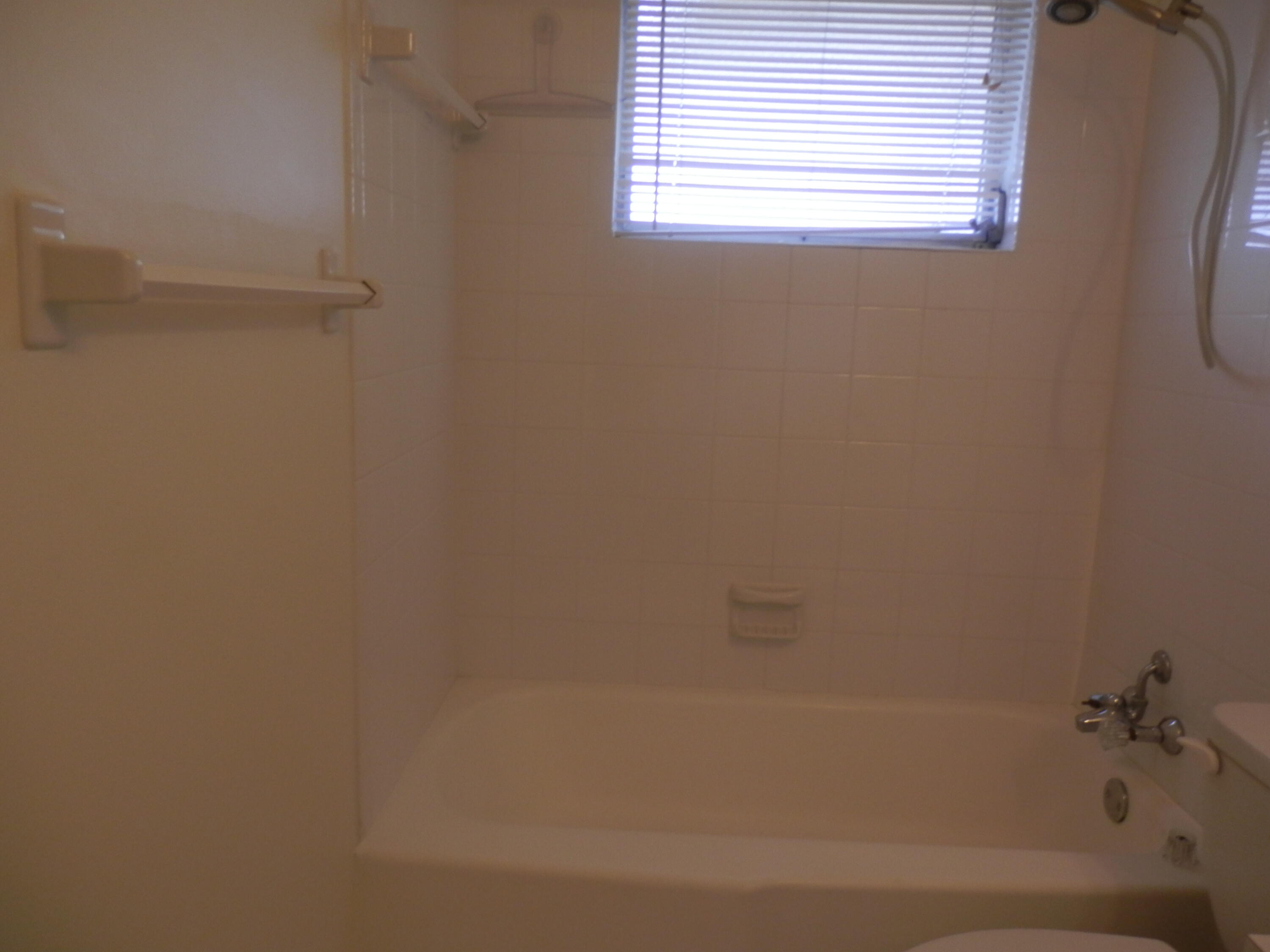 CRESTHAVEN VILLAS CONDO 24 - Residential