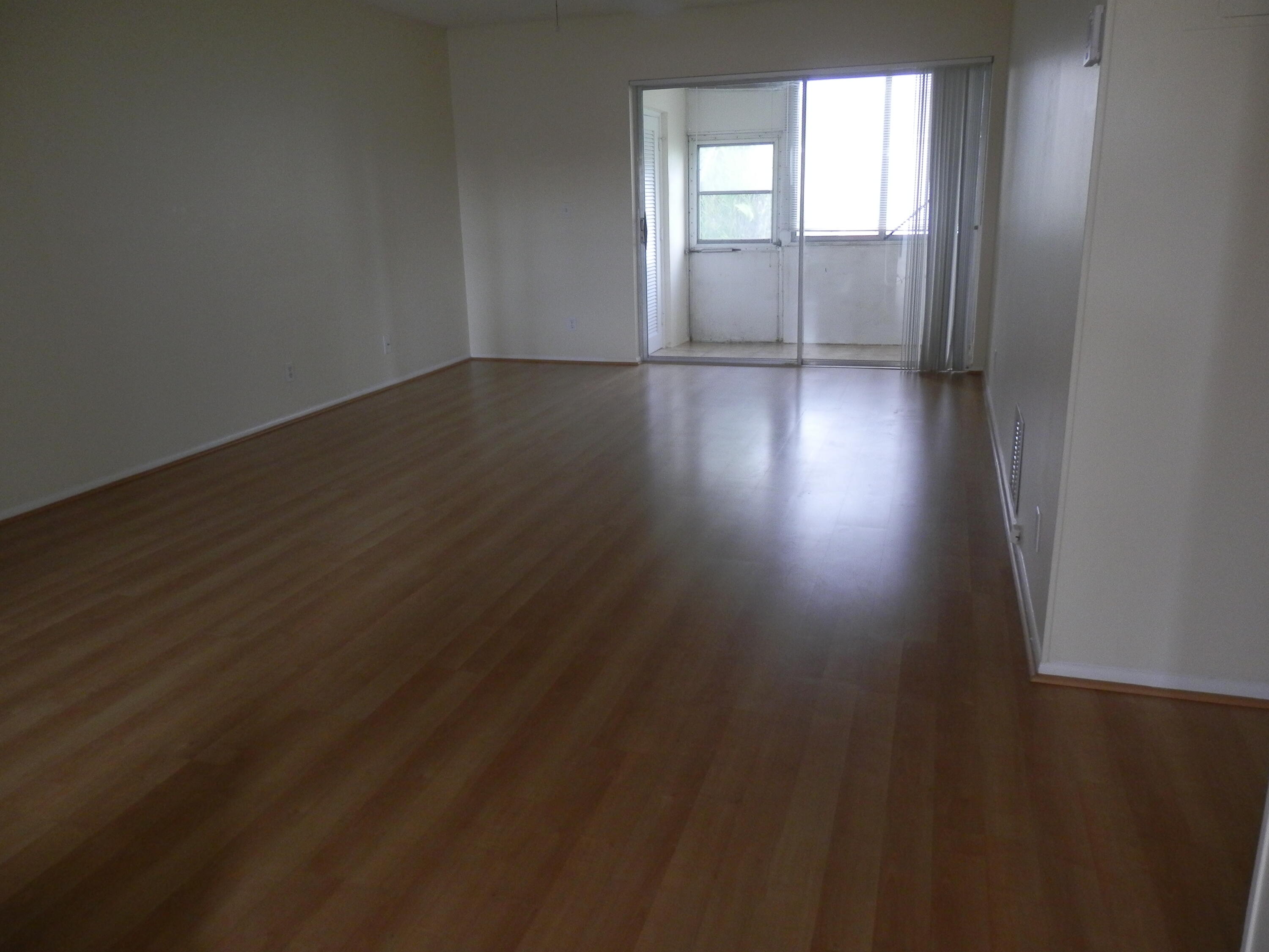 CRESTHAVEN VILLAS CONDO 24 - Residential