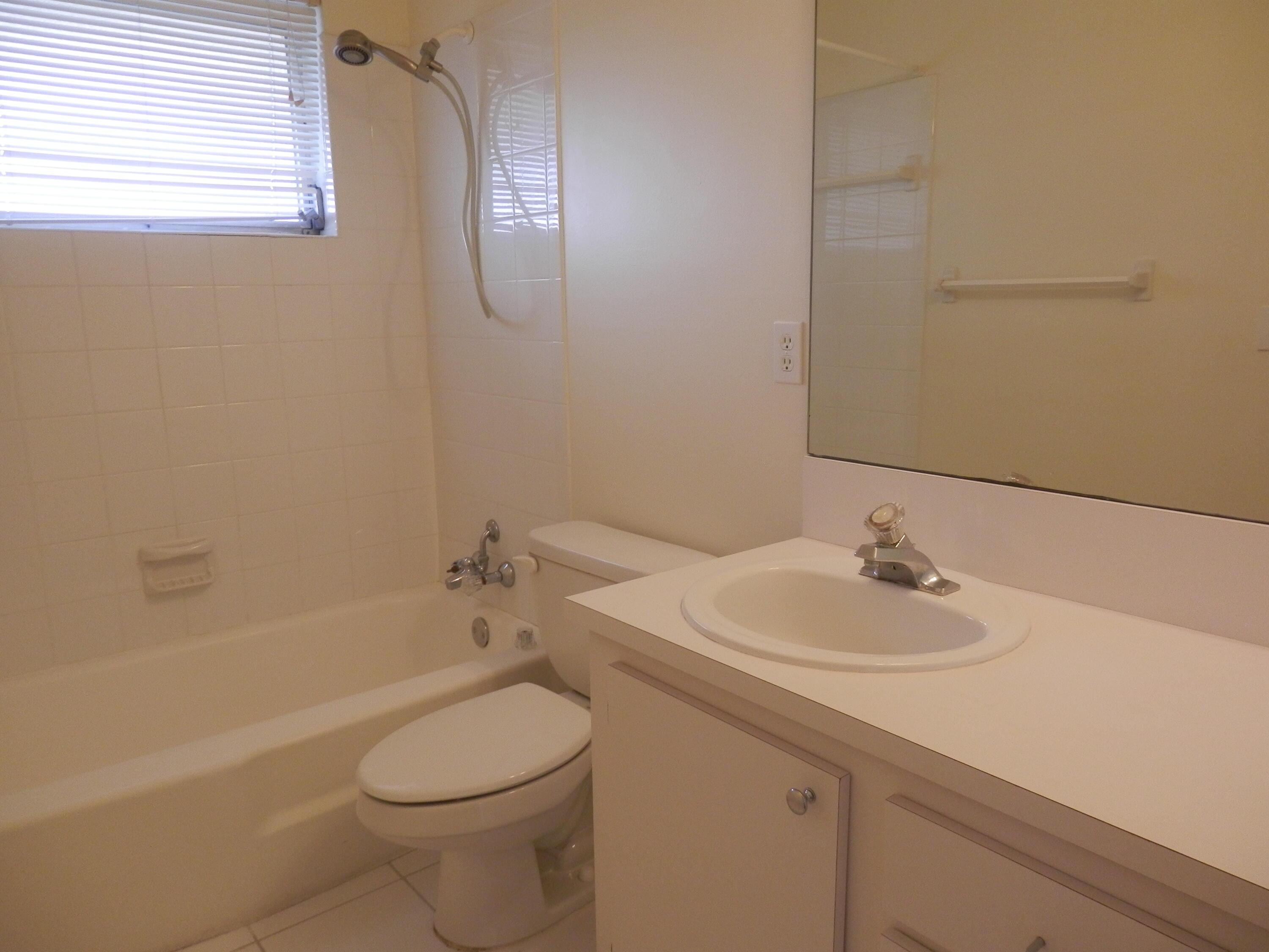 CRESTHAVEN VILLAS CONDO 24 - Residential