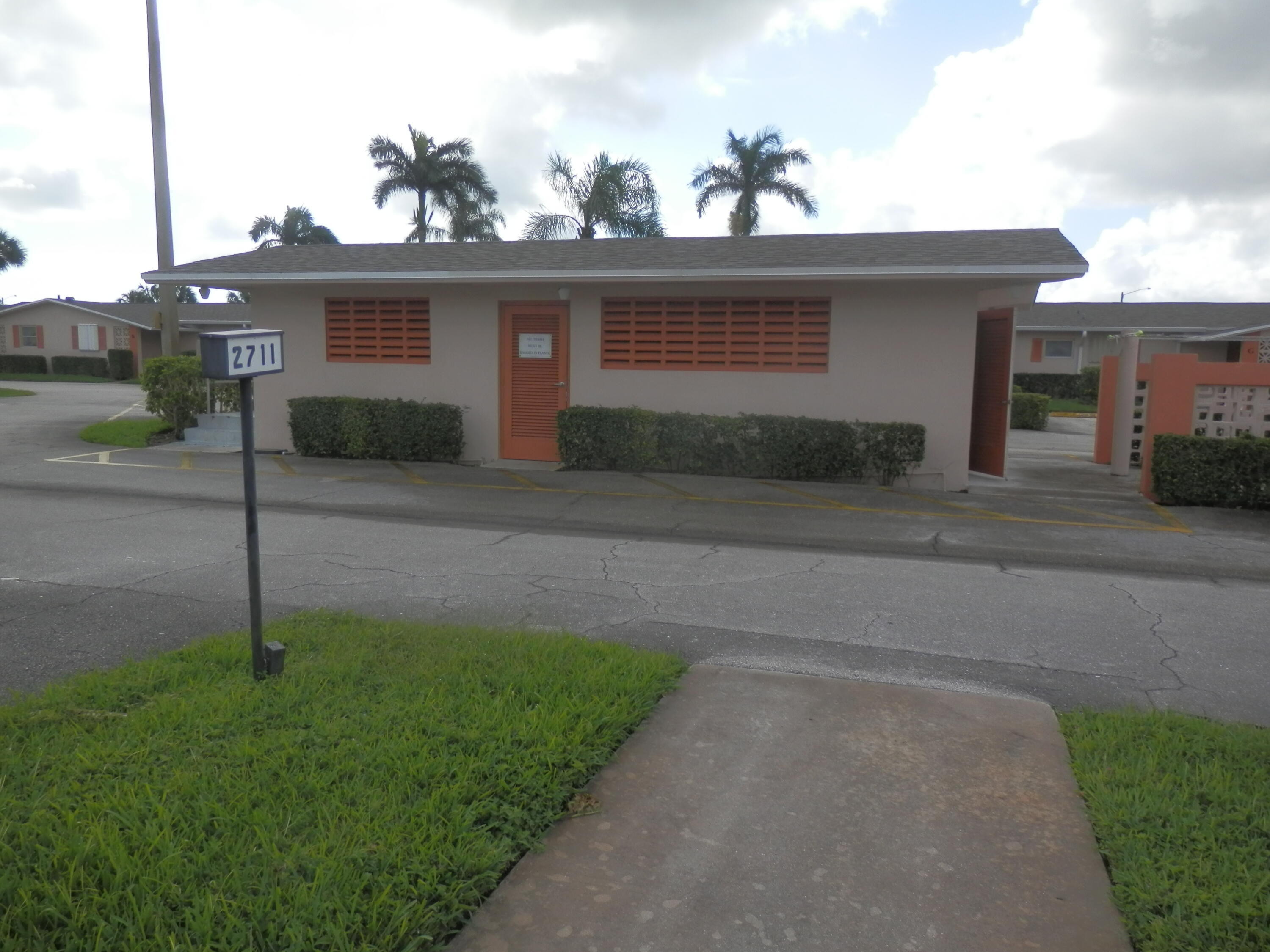 CRESTHAVEN VILLAS CONDO 24 - Residential