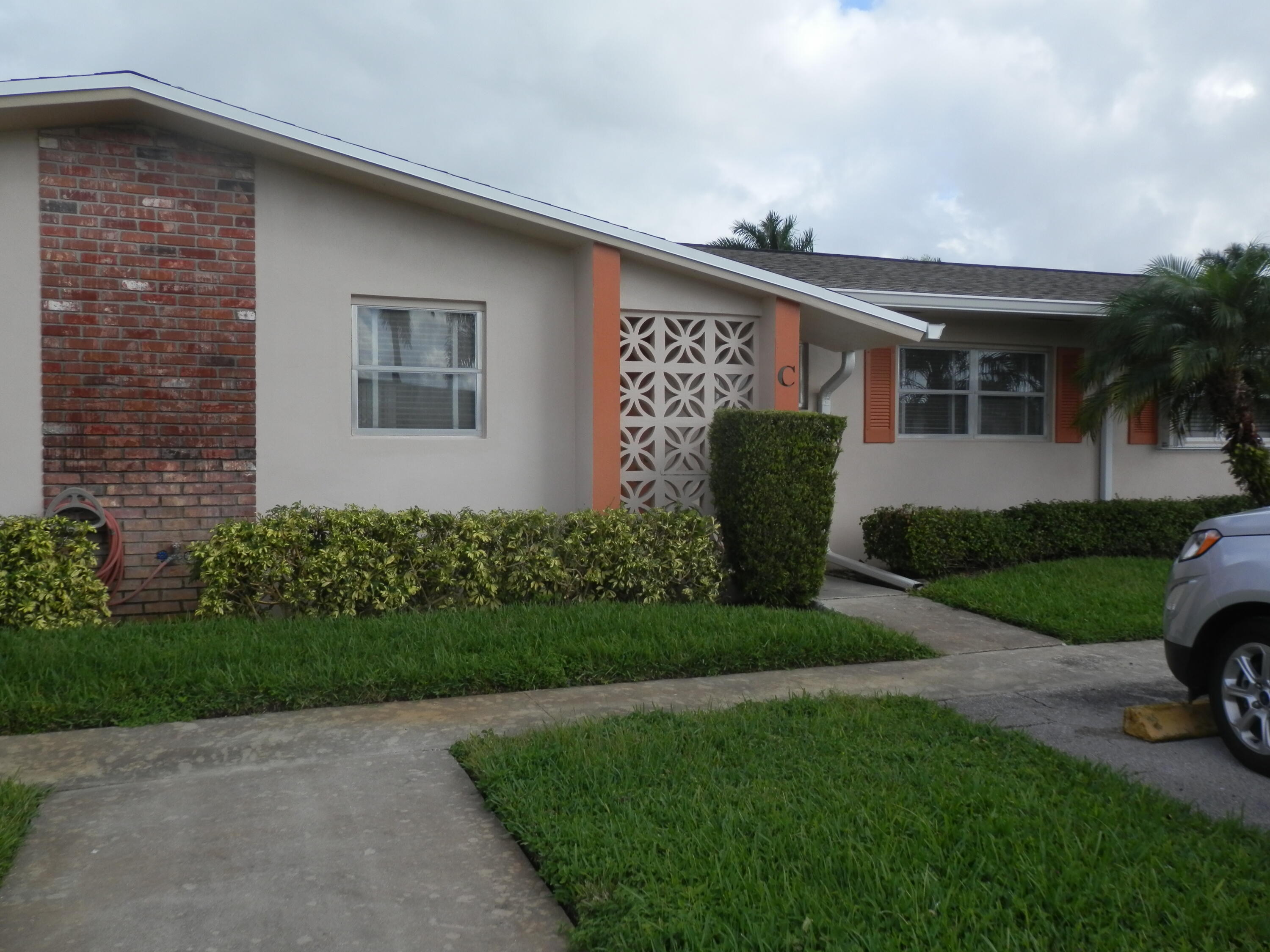 CRESTHAVEN VILLAS CONDO 24 - Residential