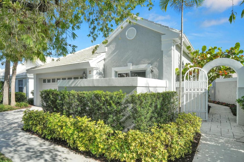 Photo of 21 Selby Lane, Palm Beach Gardens, FL 33418 (MLS # R11154866)