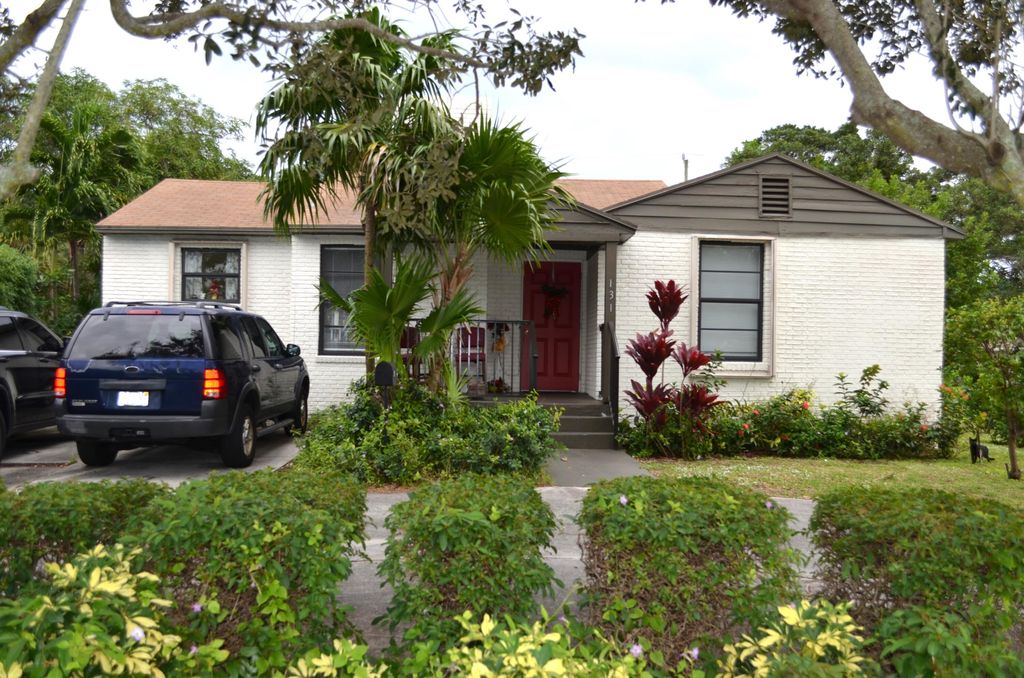 Photo of 131 NW 4th Avenue, Delray Beach, FL 33444 (MLS # R10944736)