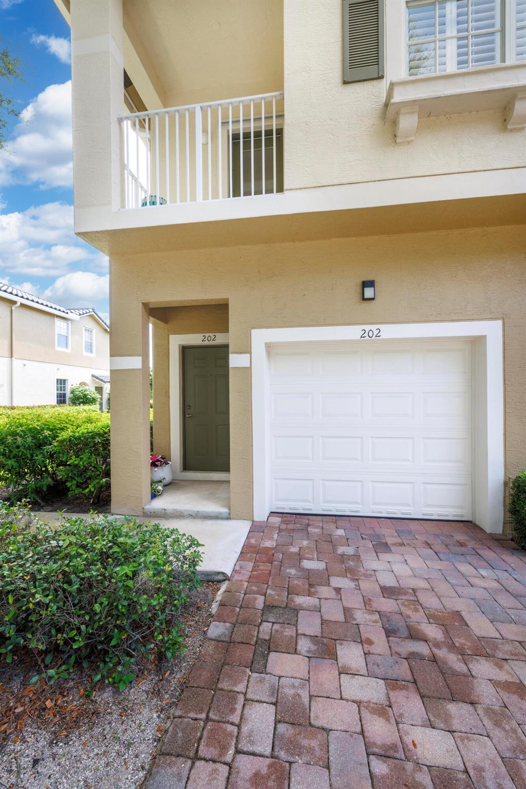 LEXINGTON LAKES - Residential