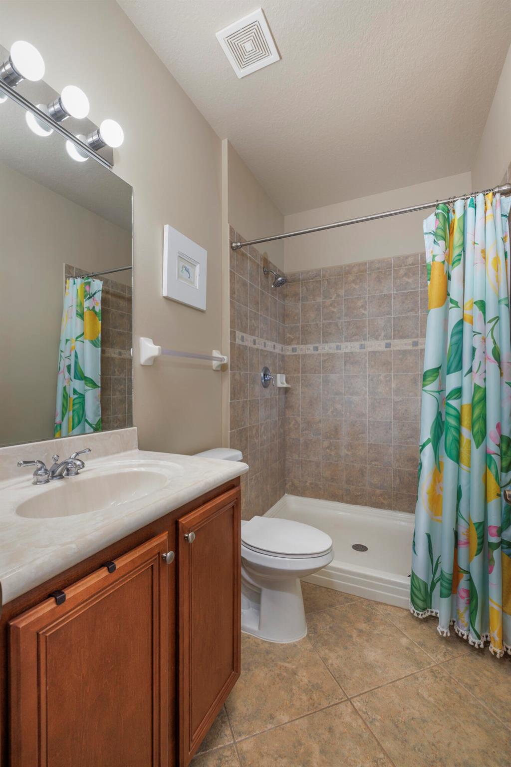 LEXINGTON LAKES - Residential