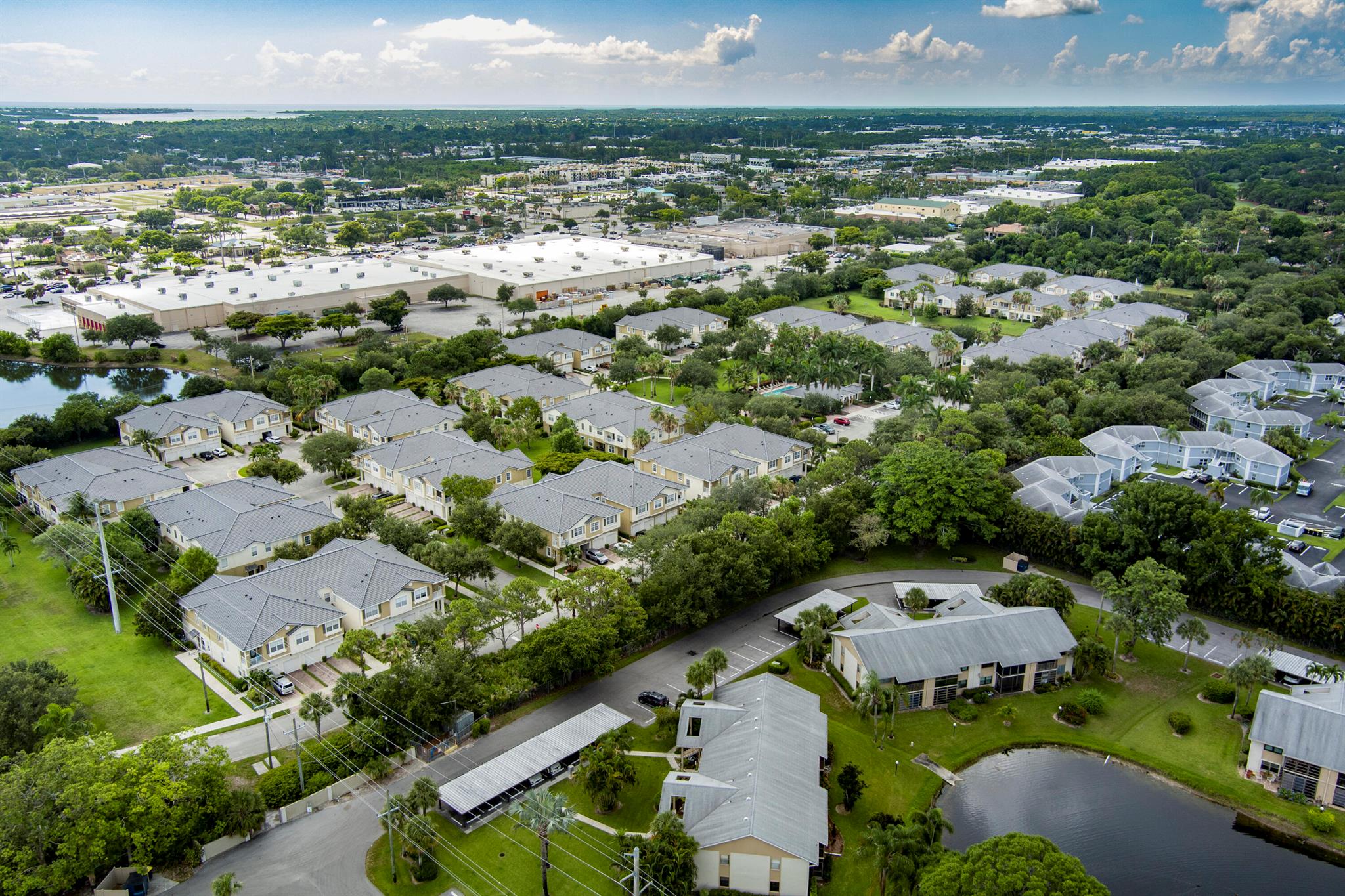 LEXINGTON LAKES - Residential