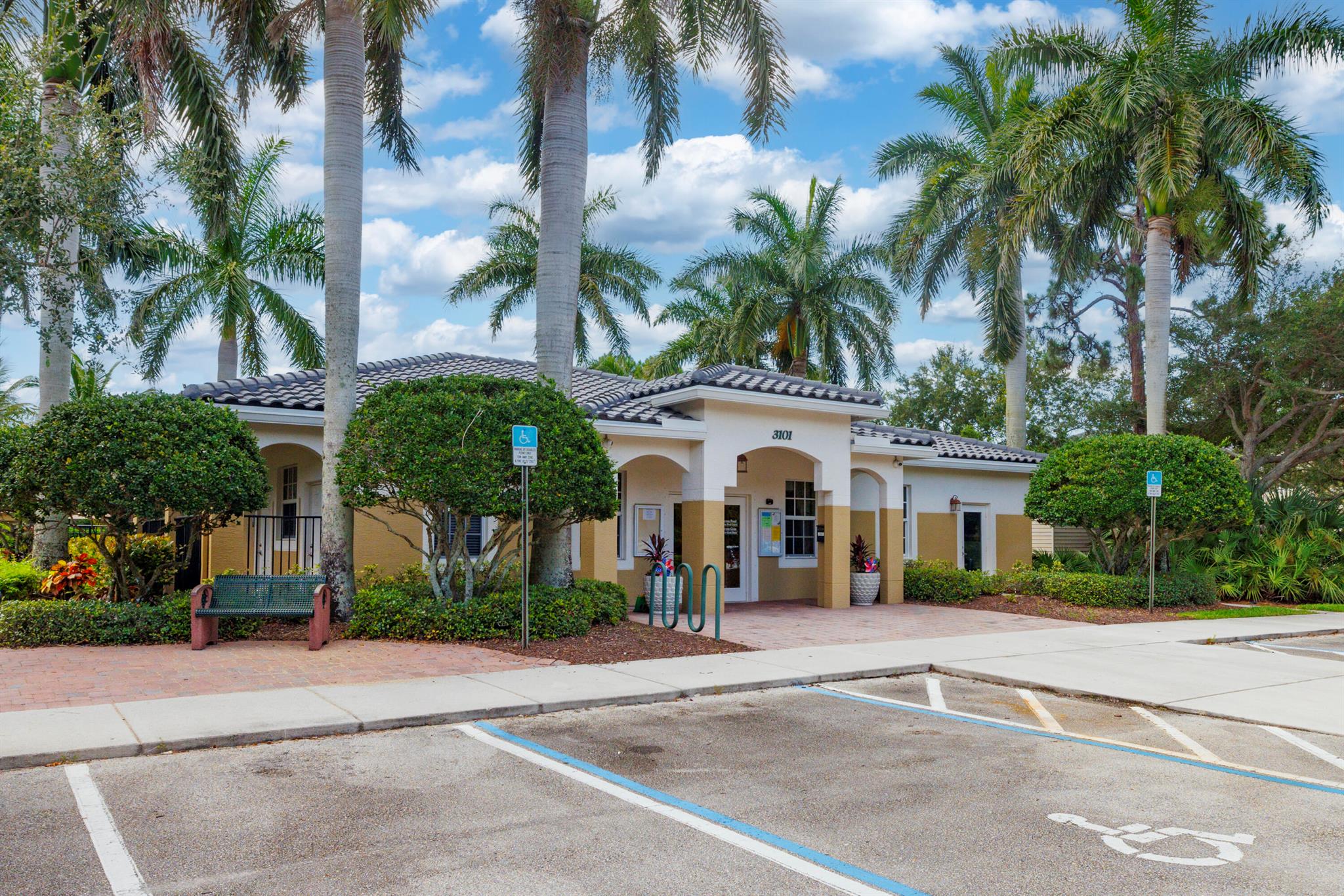 LEXINGTON LAKES - Residential