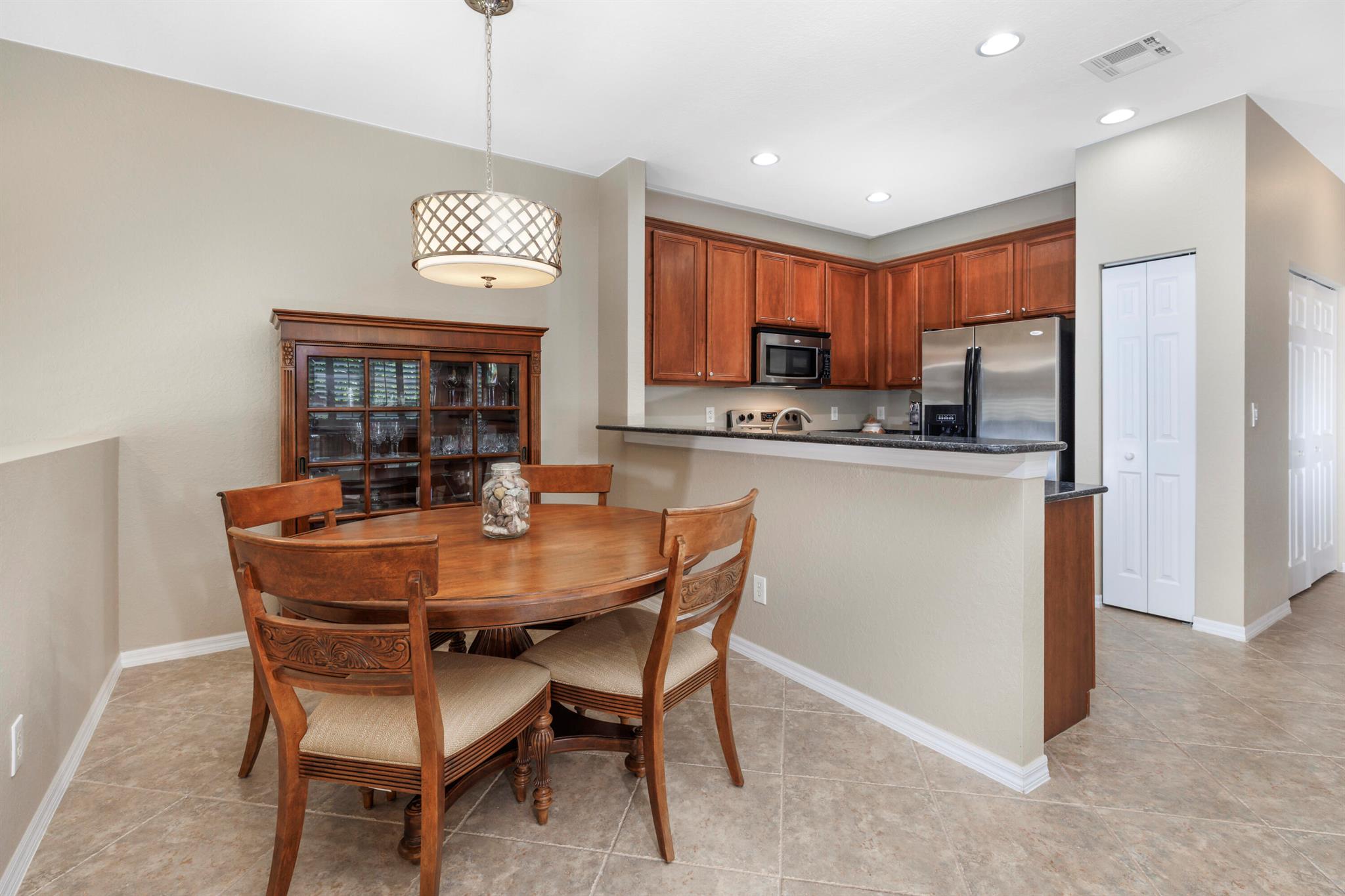 LEXINGTON LAKES - Residential
