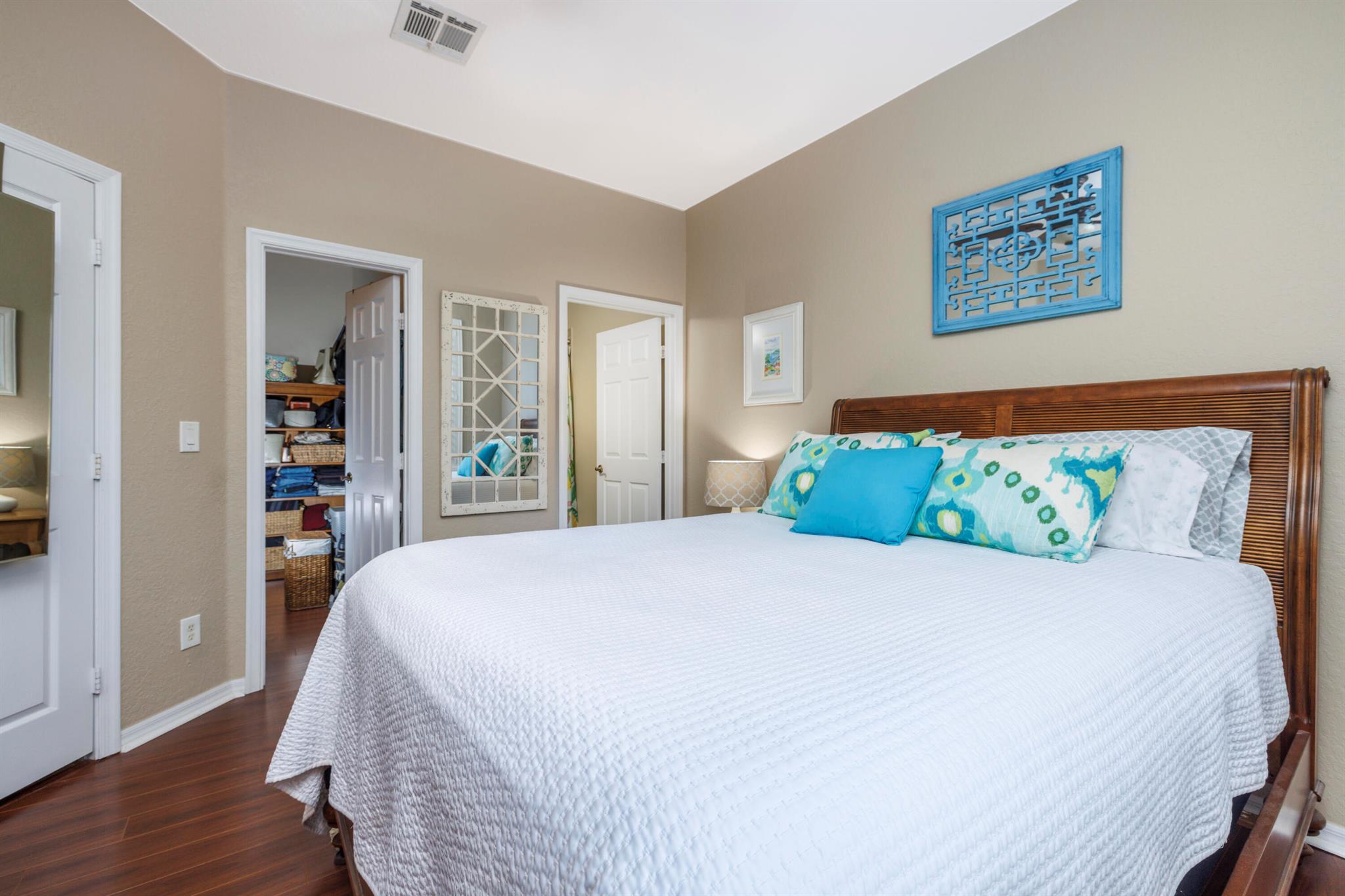 LEXINGTON LAKES - Residential