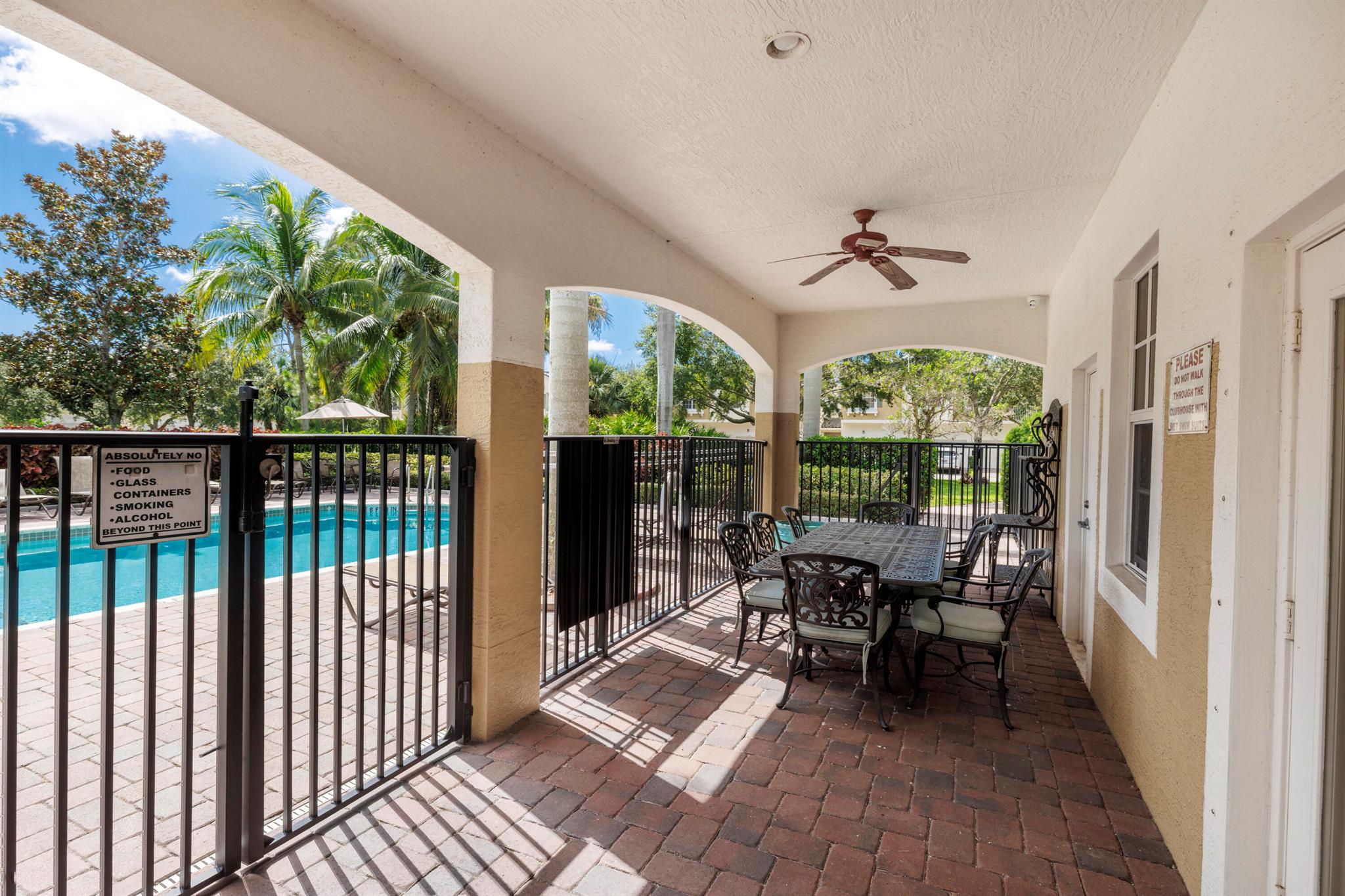 LEXINGTON LAKES - Residential