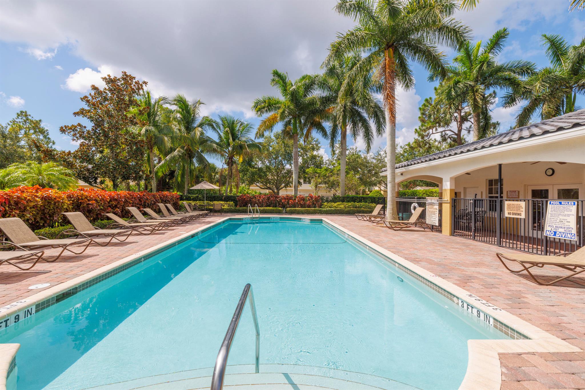 LEXINGTON LAKES - Residential