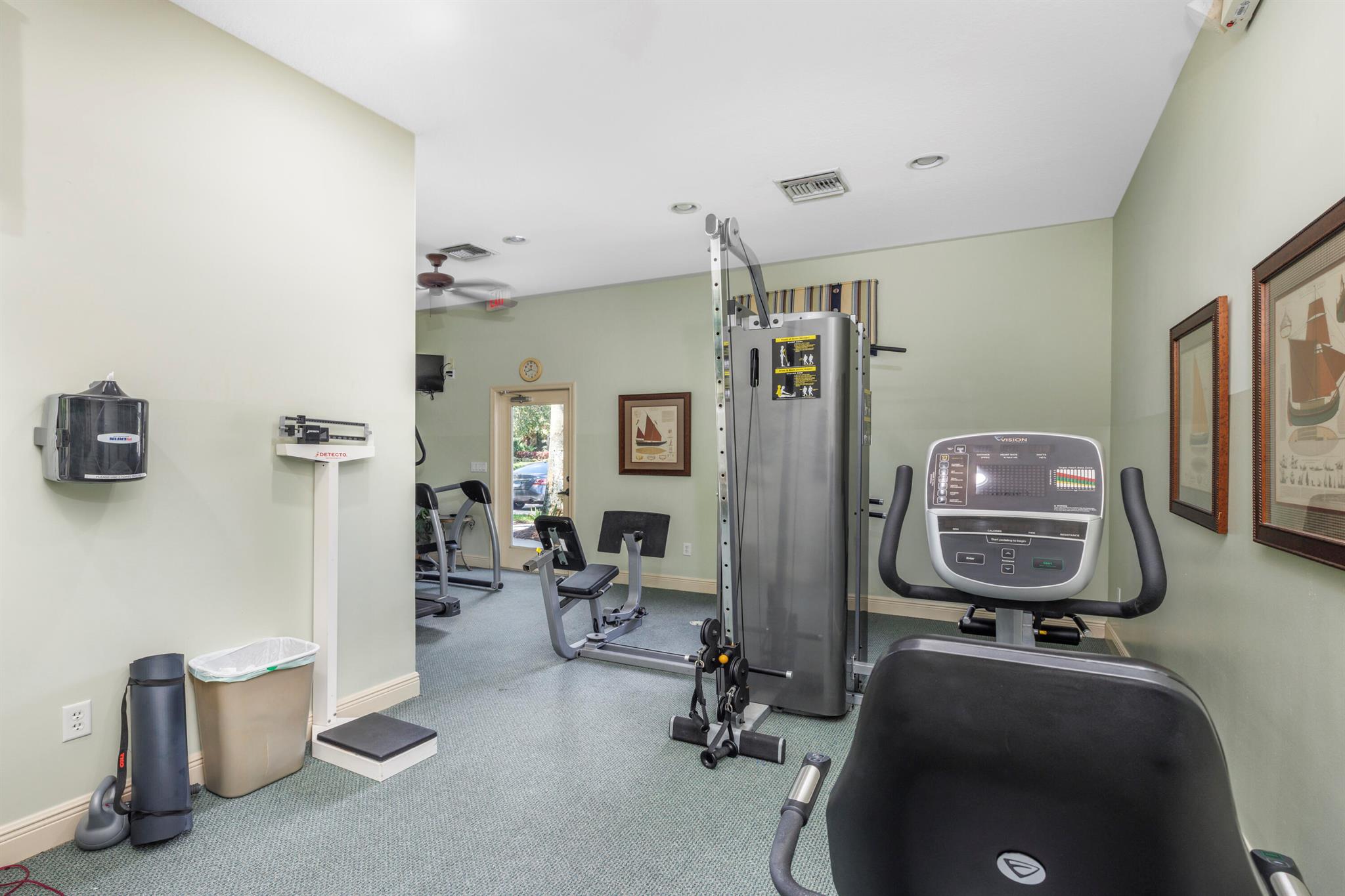 LEXINGTON LAKES - Residential