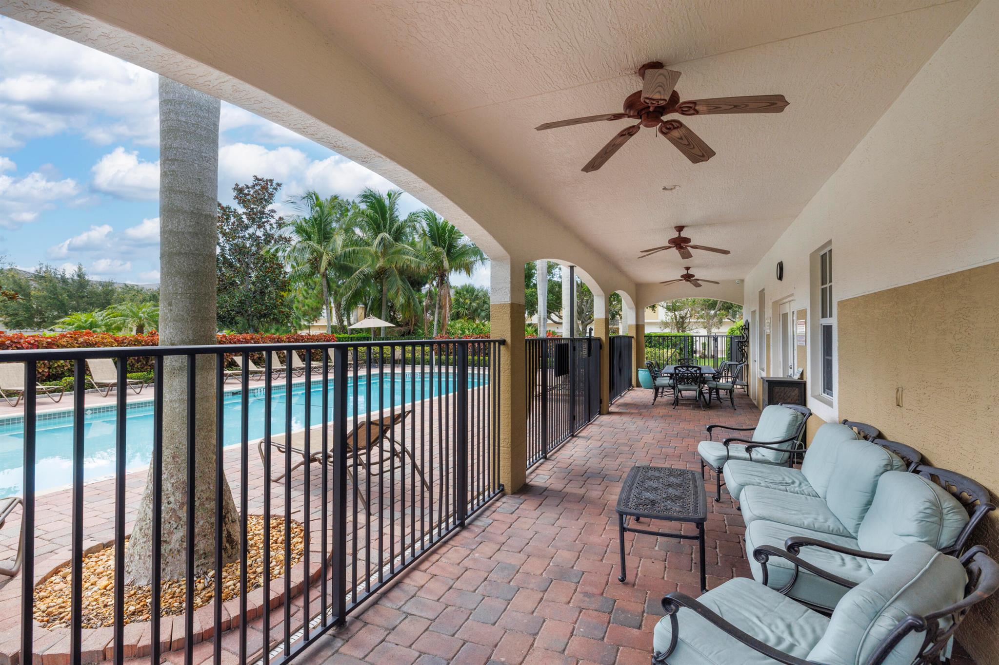 LEXINGTON LAKES - Residential