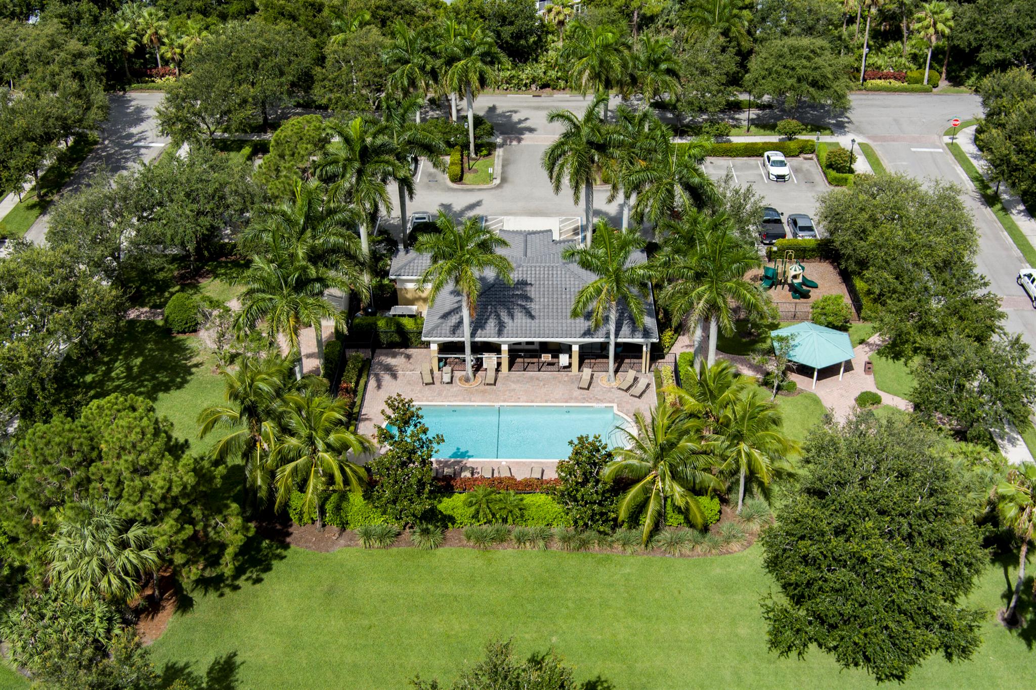LEXINGTON LAKES - Residential