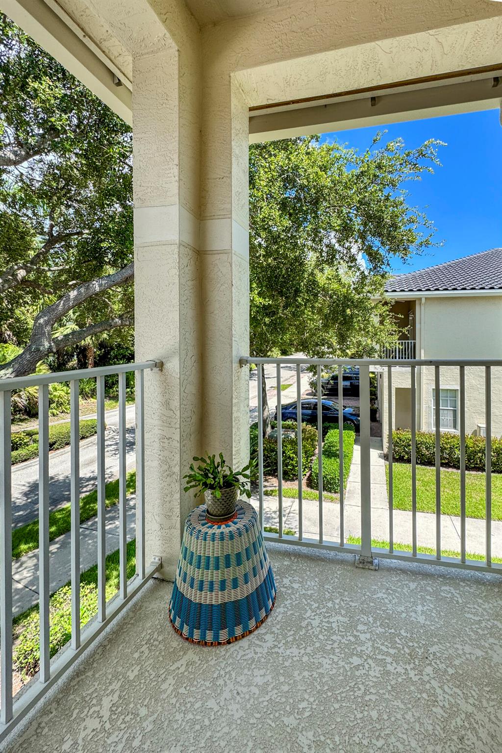 LEXINGTON LAKES - Residential