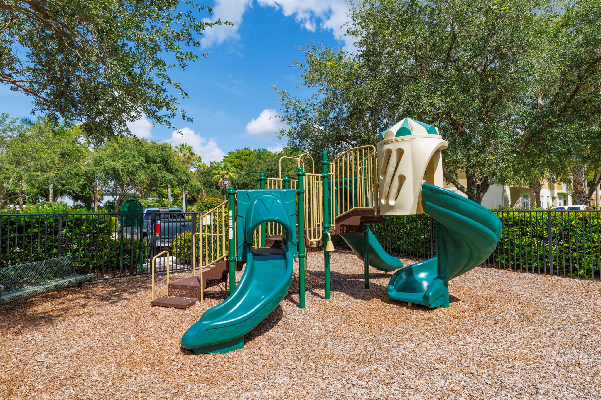 LEXINGTON LAKES - Residential