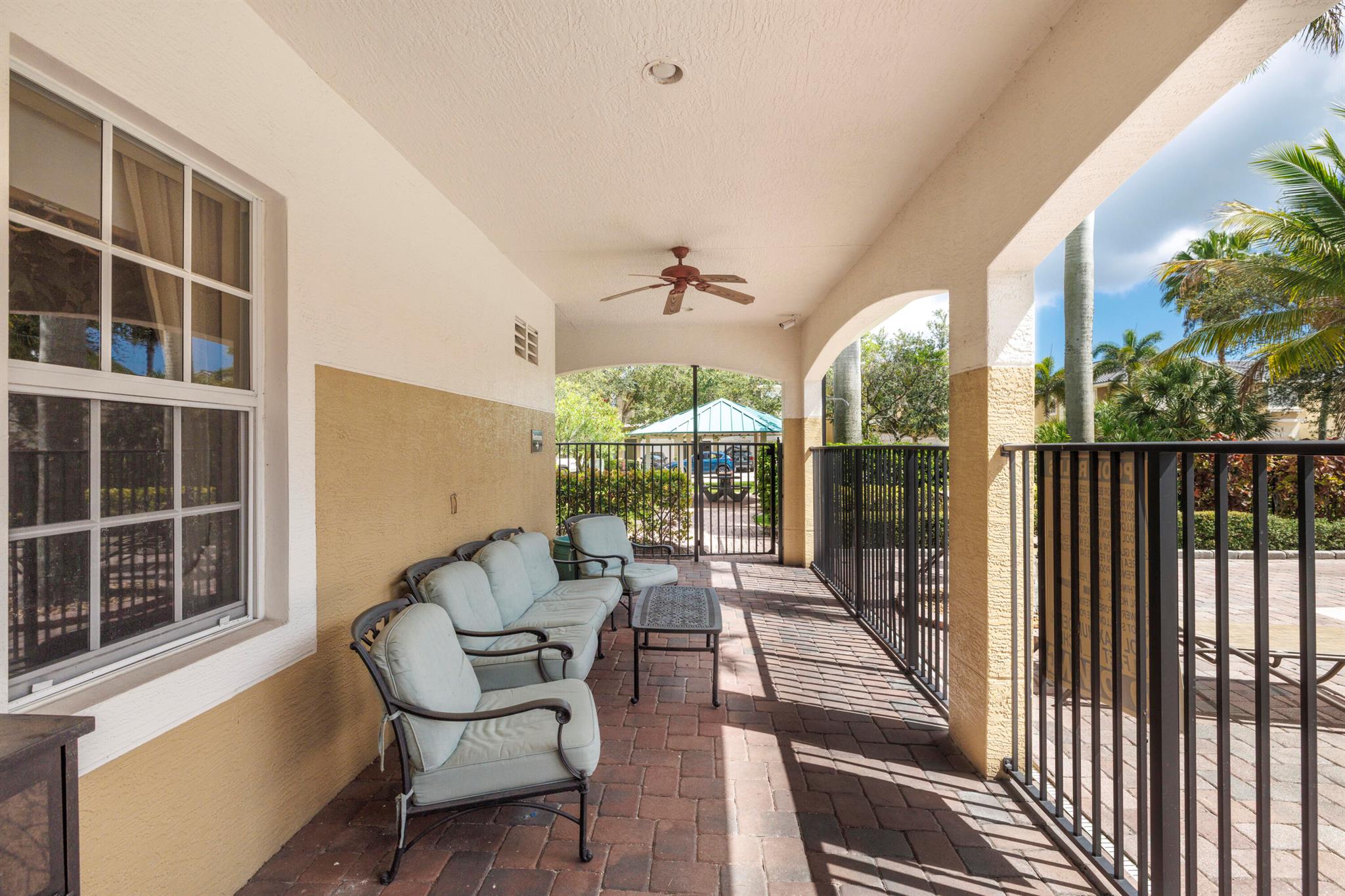 LEXINGTON LAKES - Residential