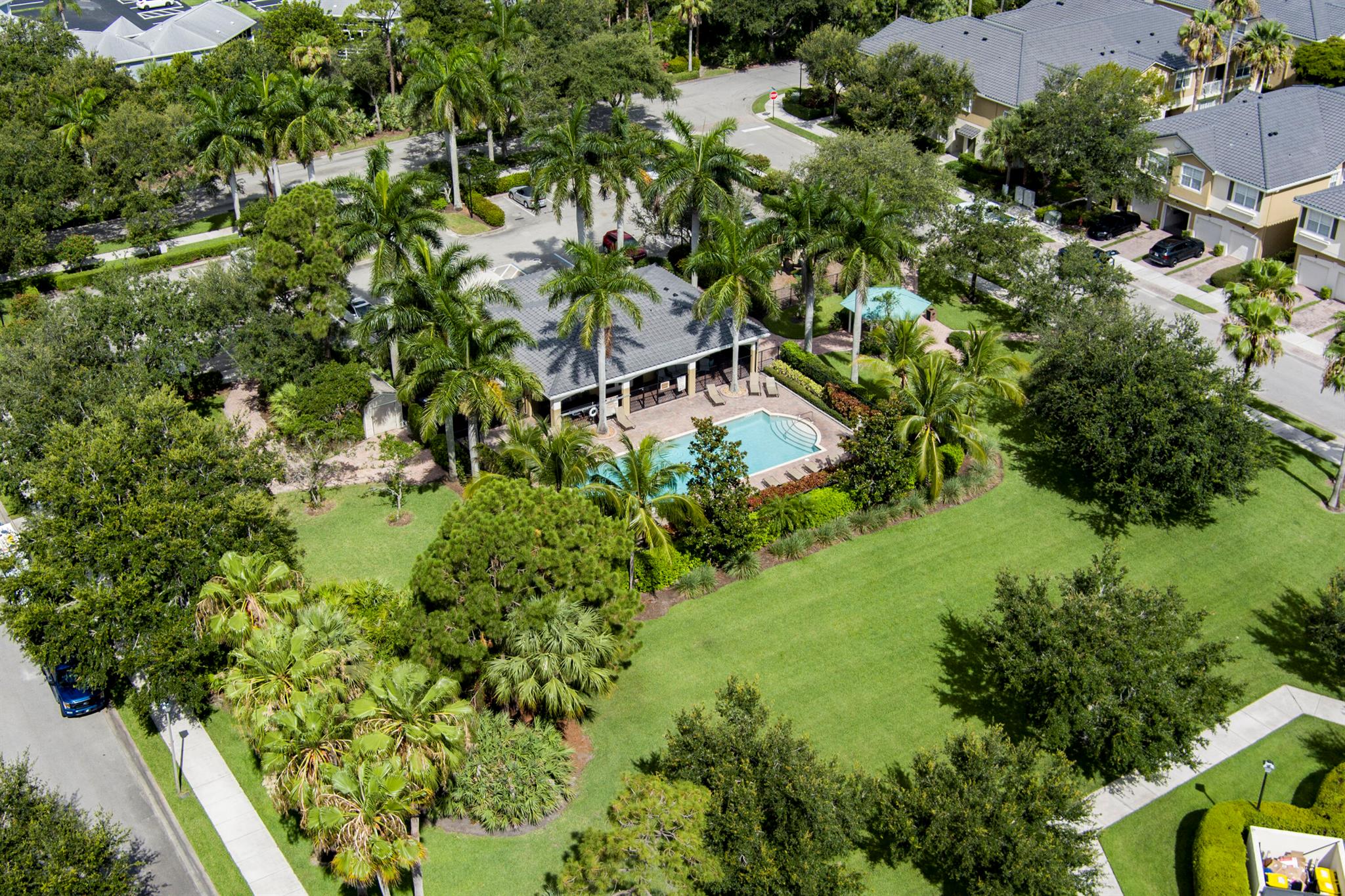 LEXINGTON LAKES - Residential