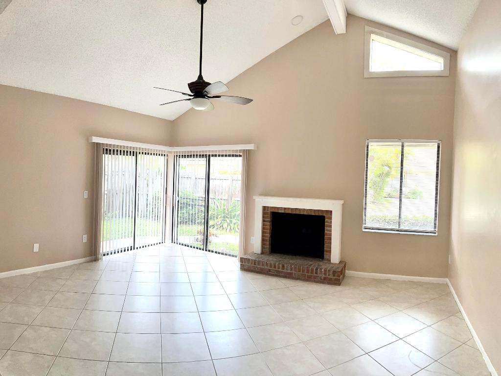 7614 Sierra Terrace W