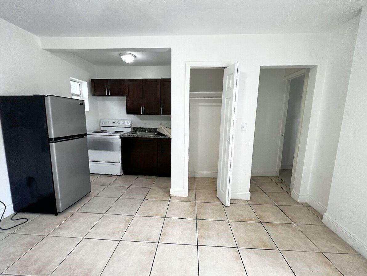 1239 NE 110th 4