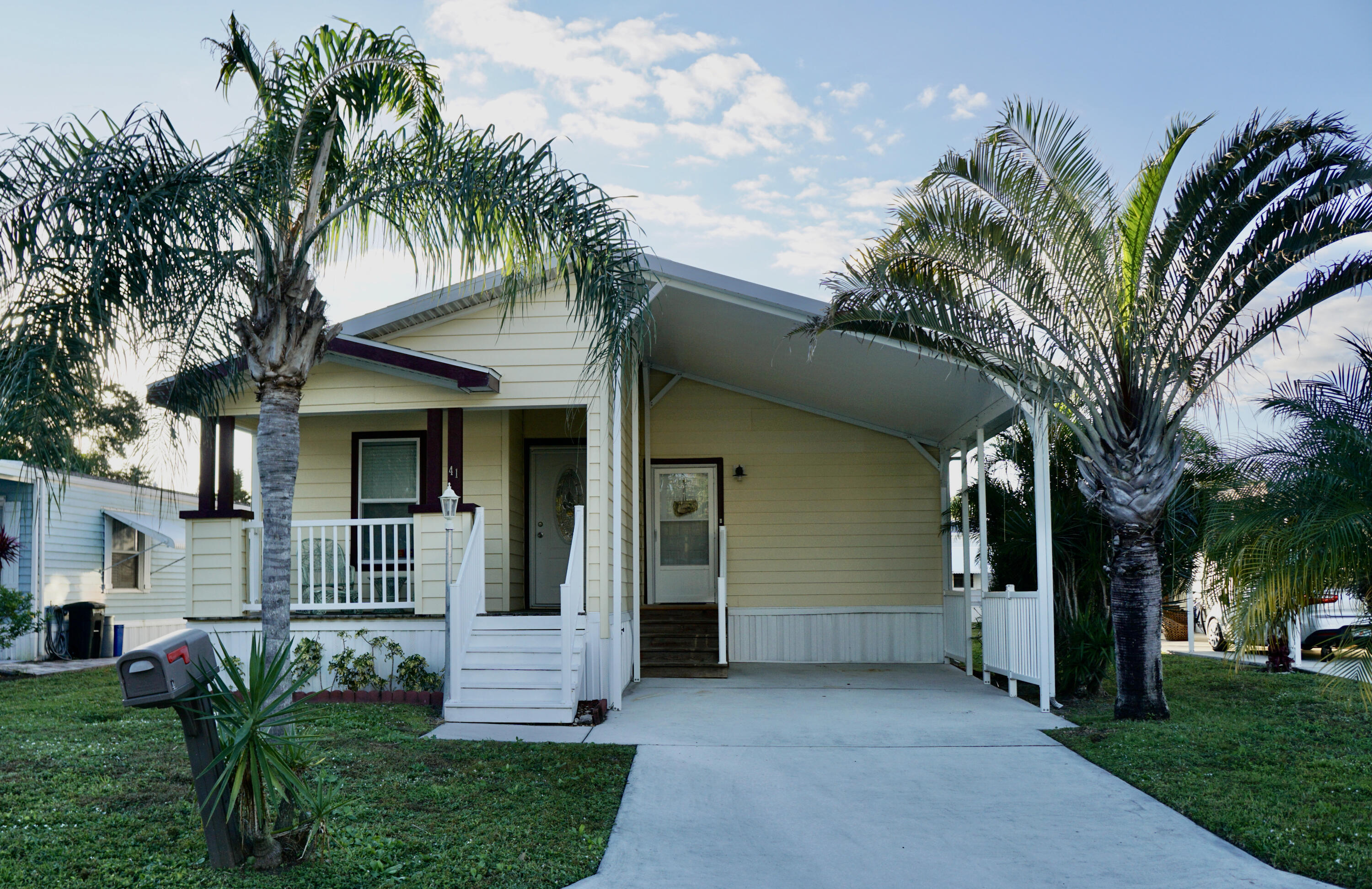 Spanish Lakes Golf - Residential