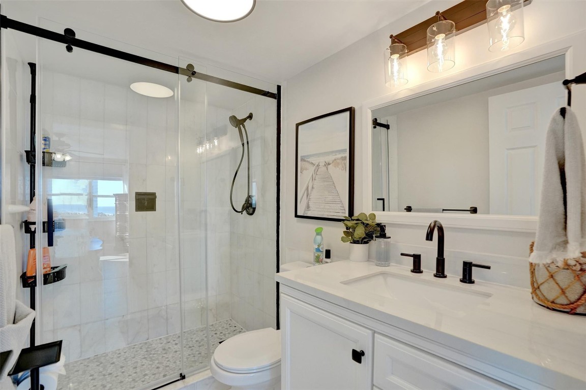 Sea Monarch - Residential